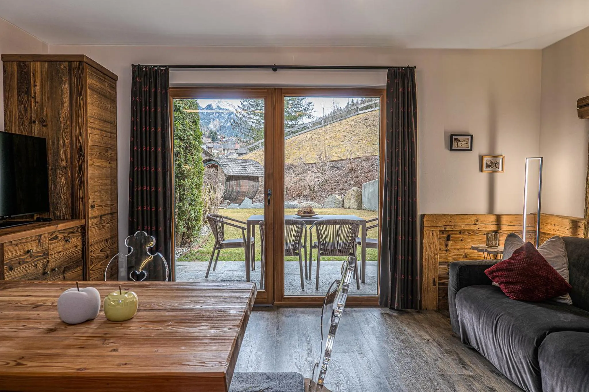 Communal lounge/ TV room in Alpine Mountain Chalet