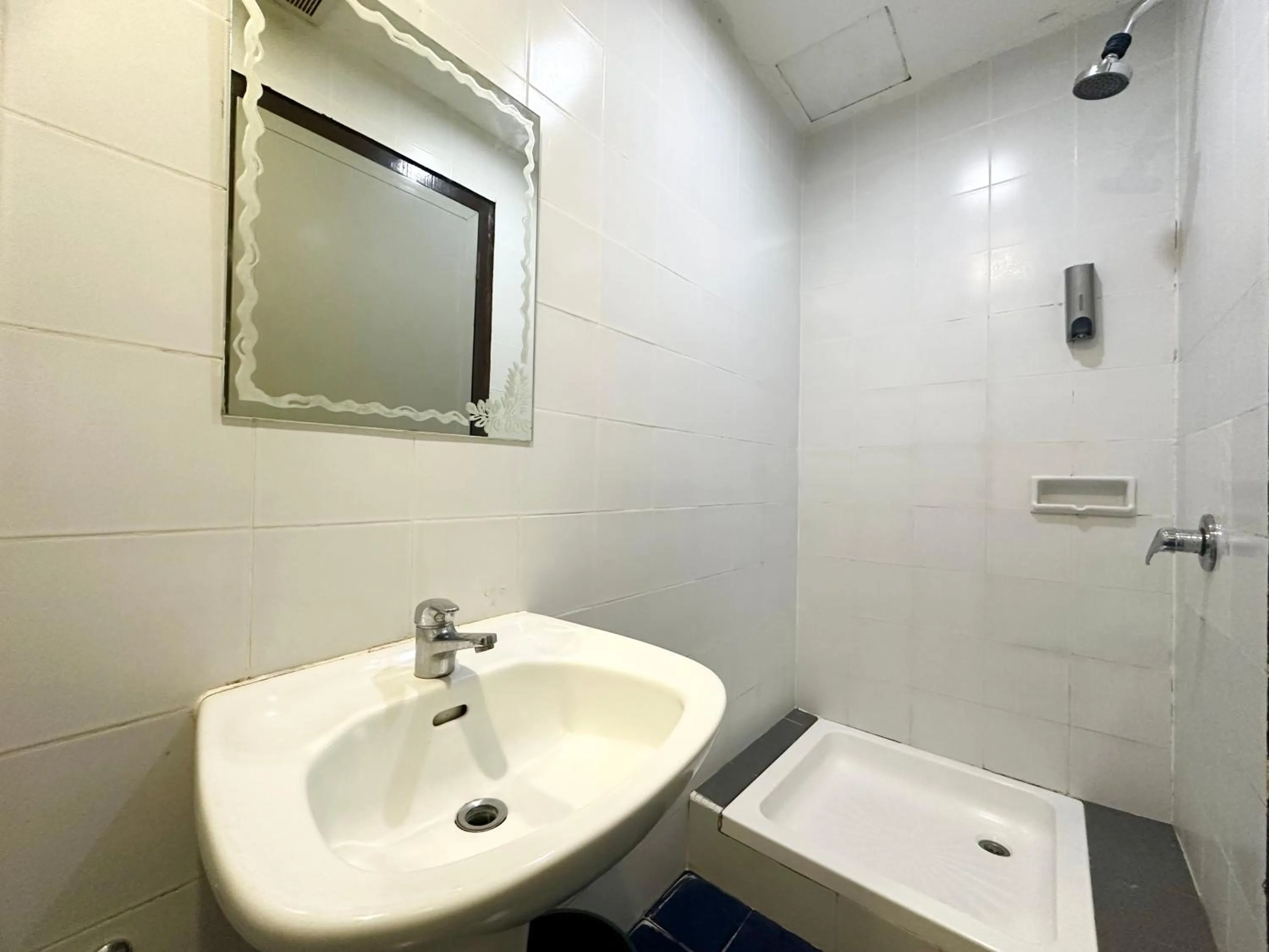 Shower in Park Hotel