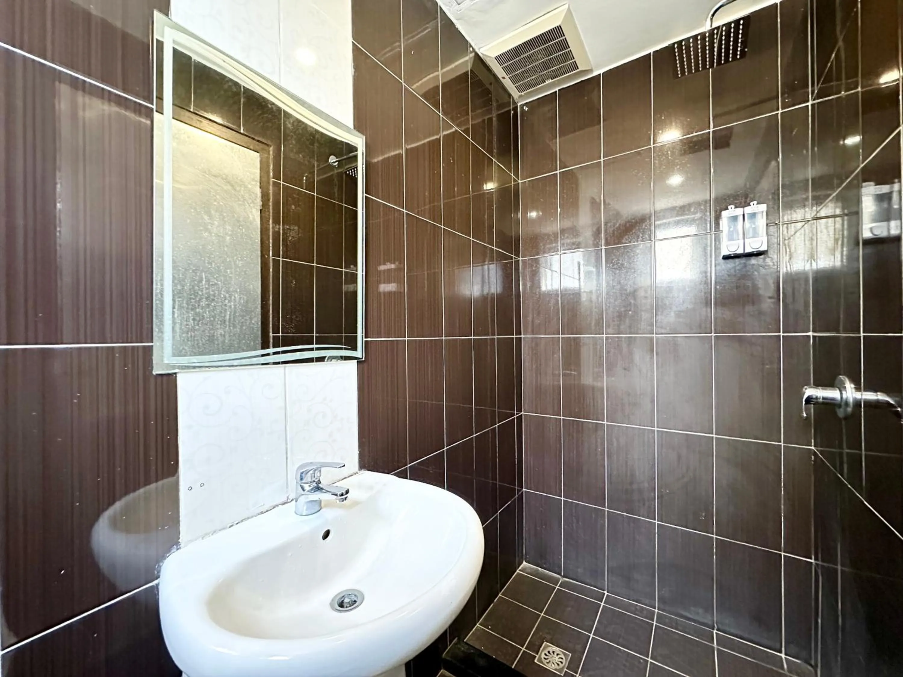 Shower in Park Hotel