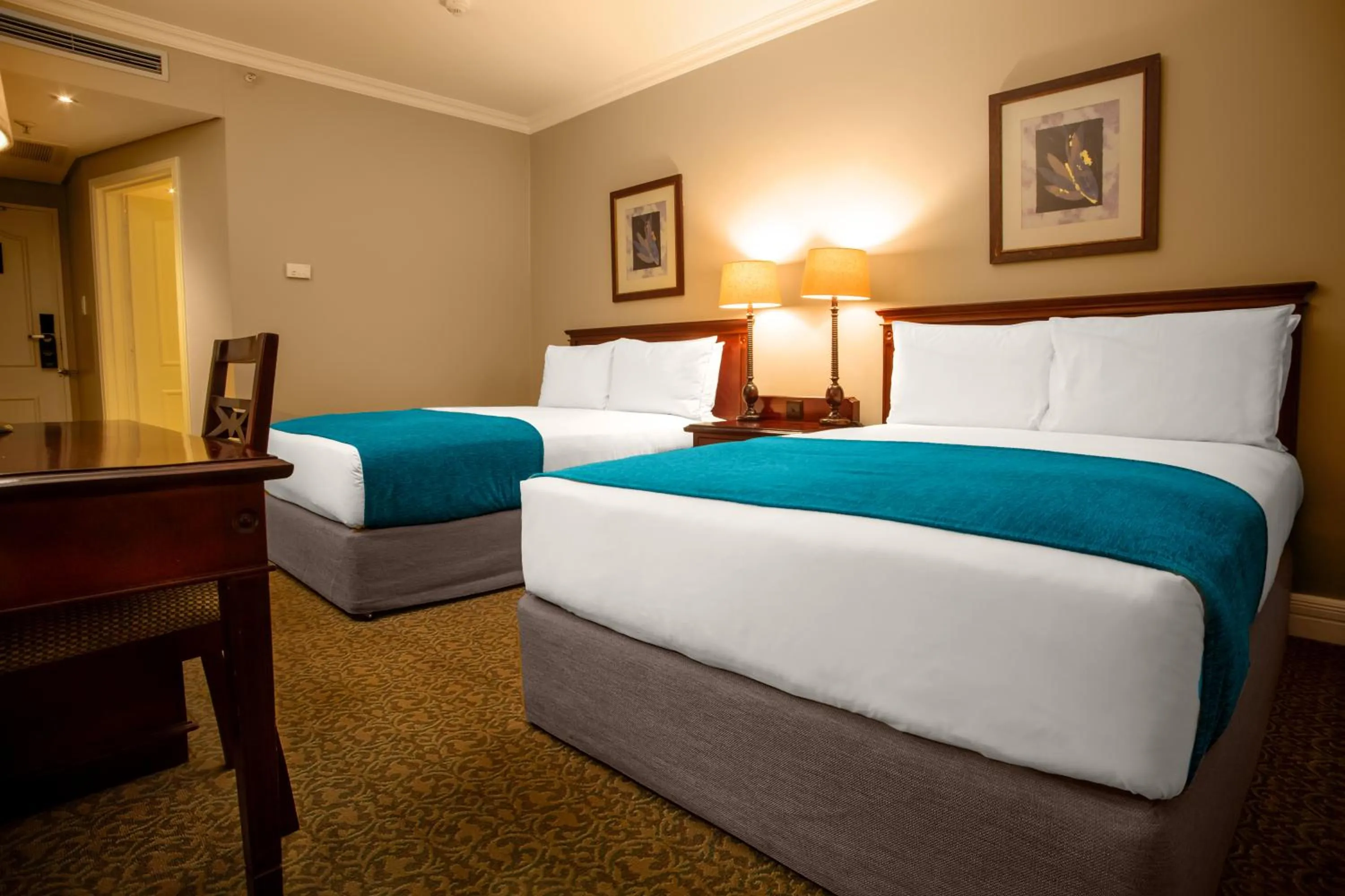 Bedroom, Bed in The Ridge Hotel