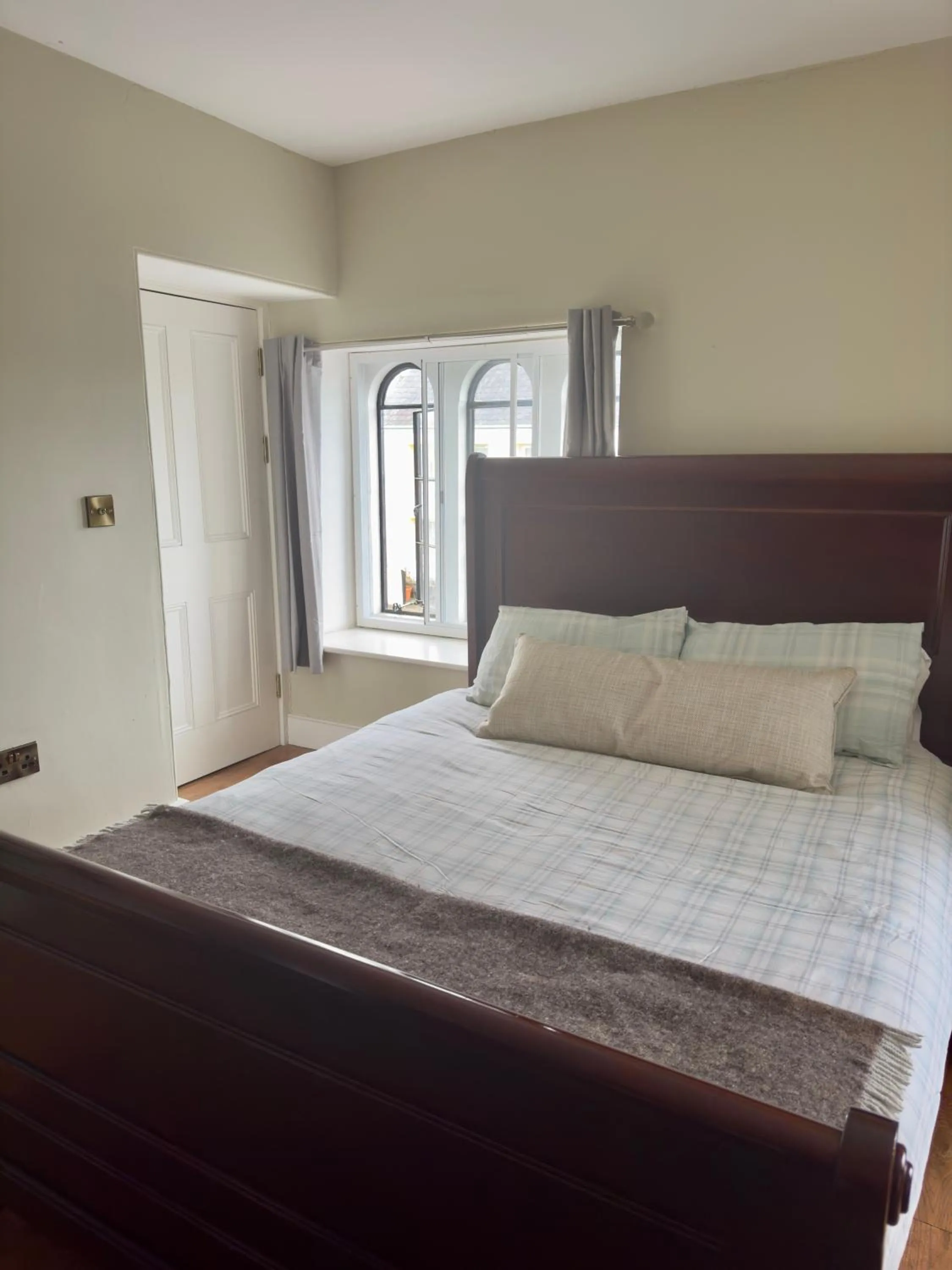 Double Room in Cross Hands Hotel