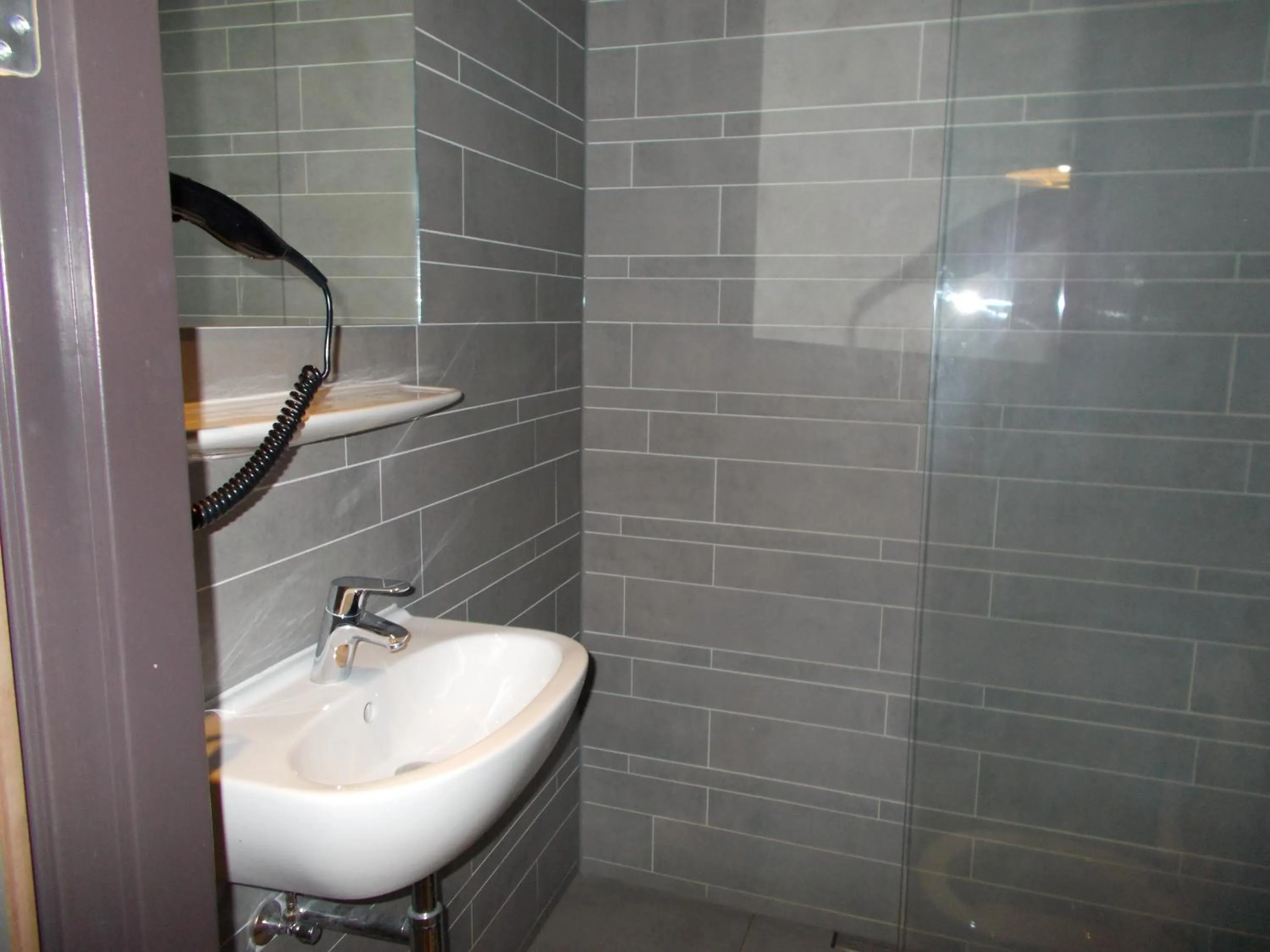 Bathroom in Urban City Centre Hostel