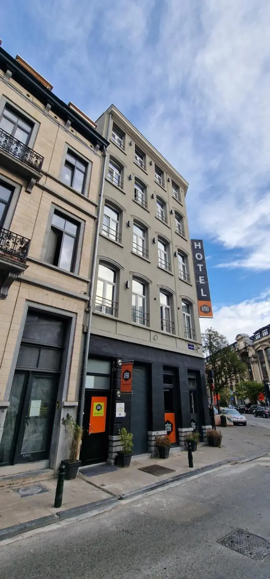 Property building in Urban City Centre Hostel Property building in Urban City Centre Hostel