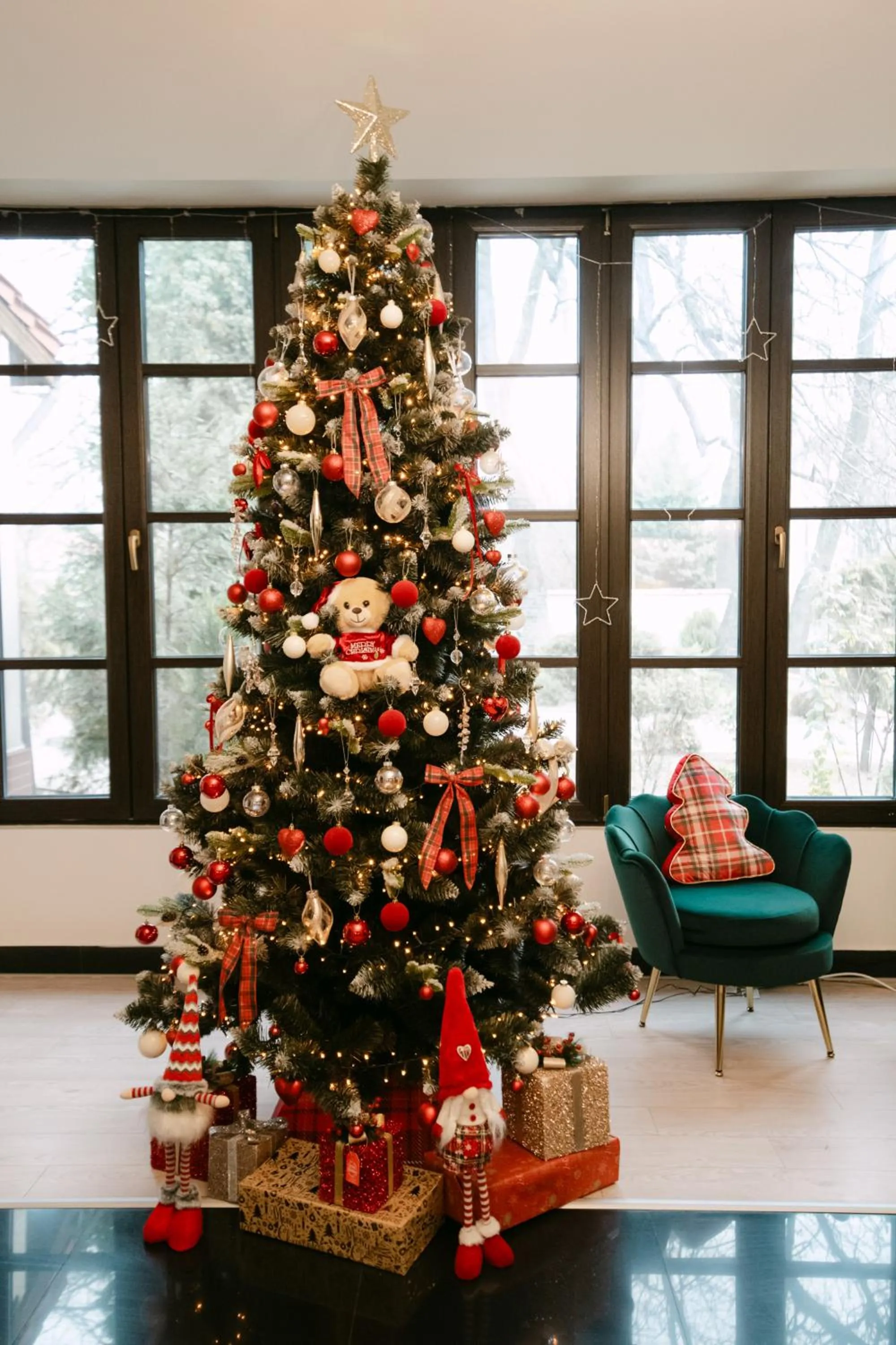 Lobby or reception in Hotel Royal Plaza By TimHotels