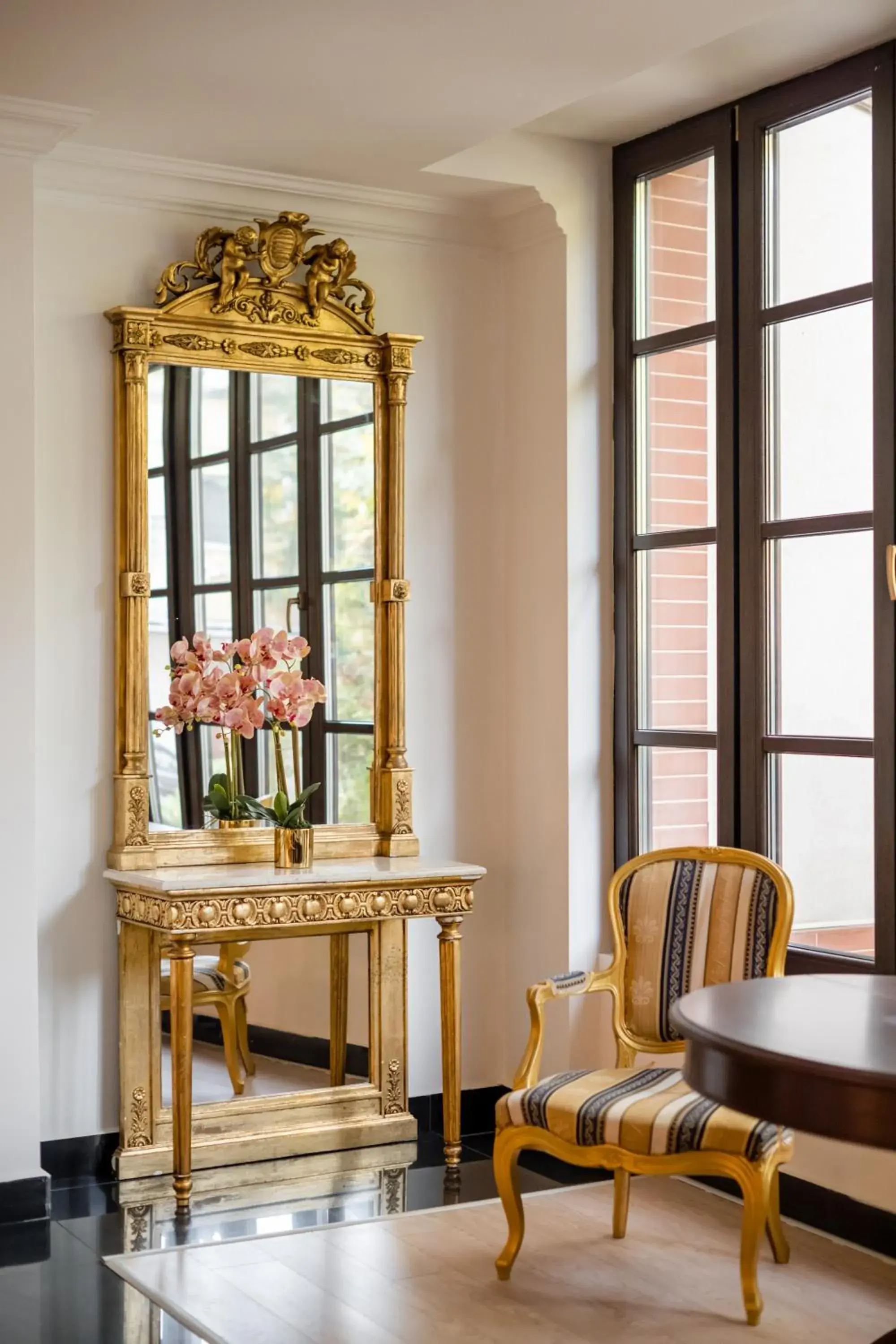 Lobby or reception in Hotel Royal Plaza By TimHotels Lobby or reception in Hotel Royal Plaza By TimHotels