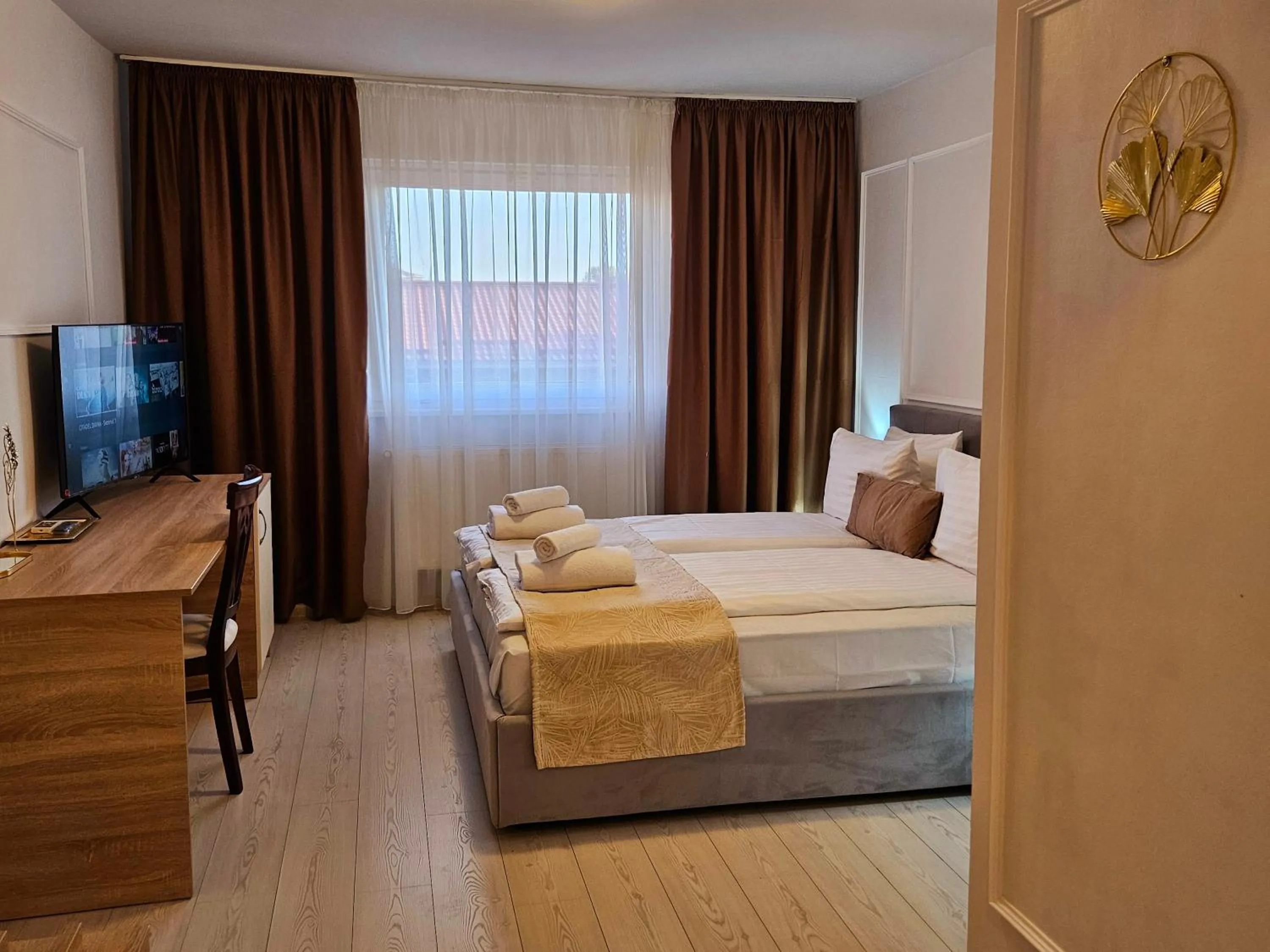 Bed in Hotel Royal Plaza By TimHotels