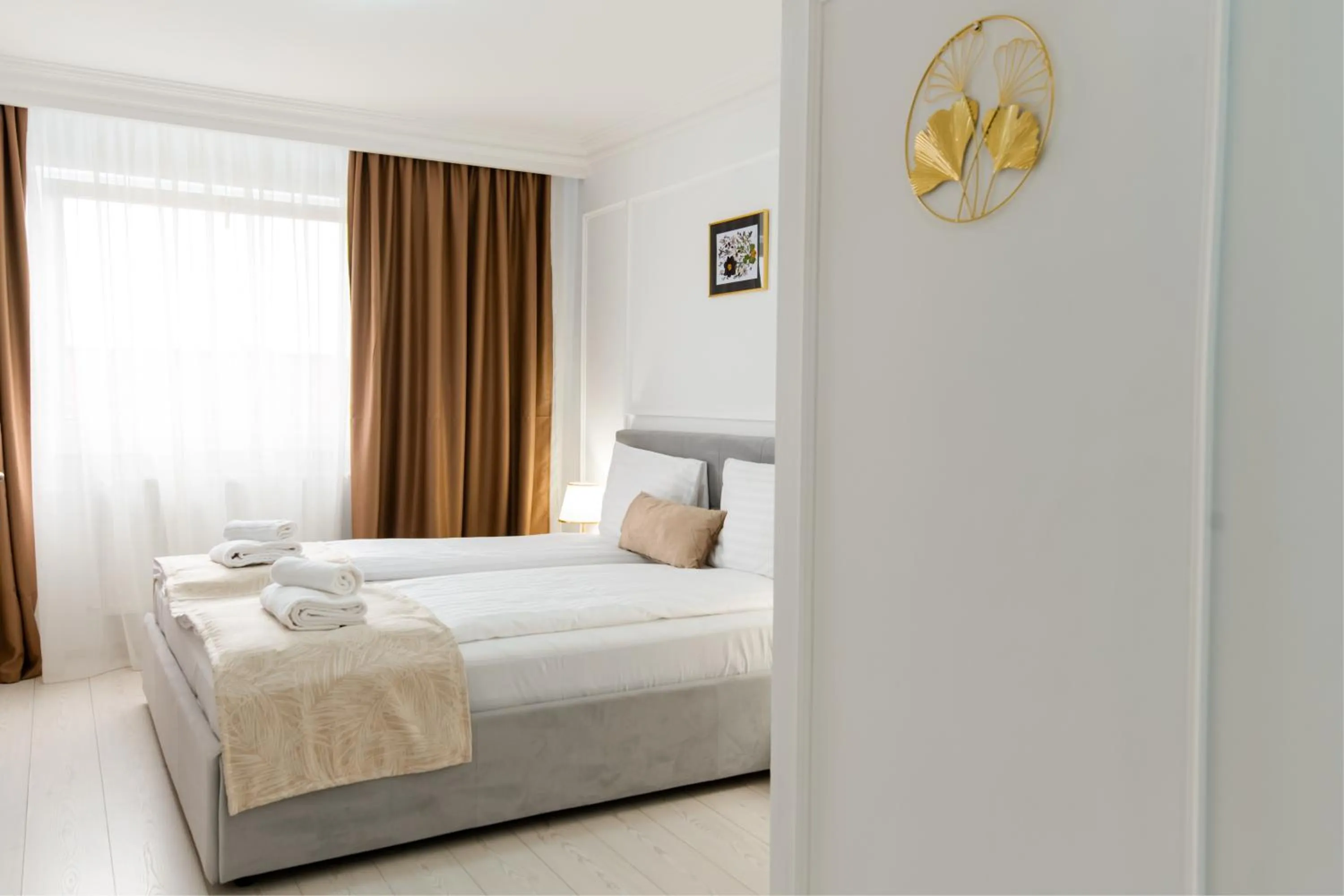 Bed in Hotel Royal Plaza By TimHotels