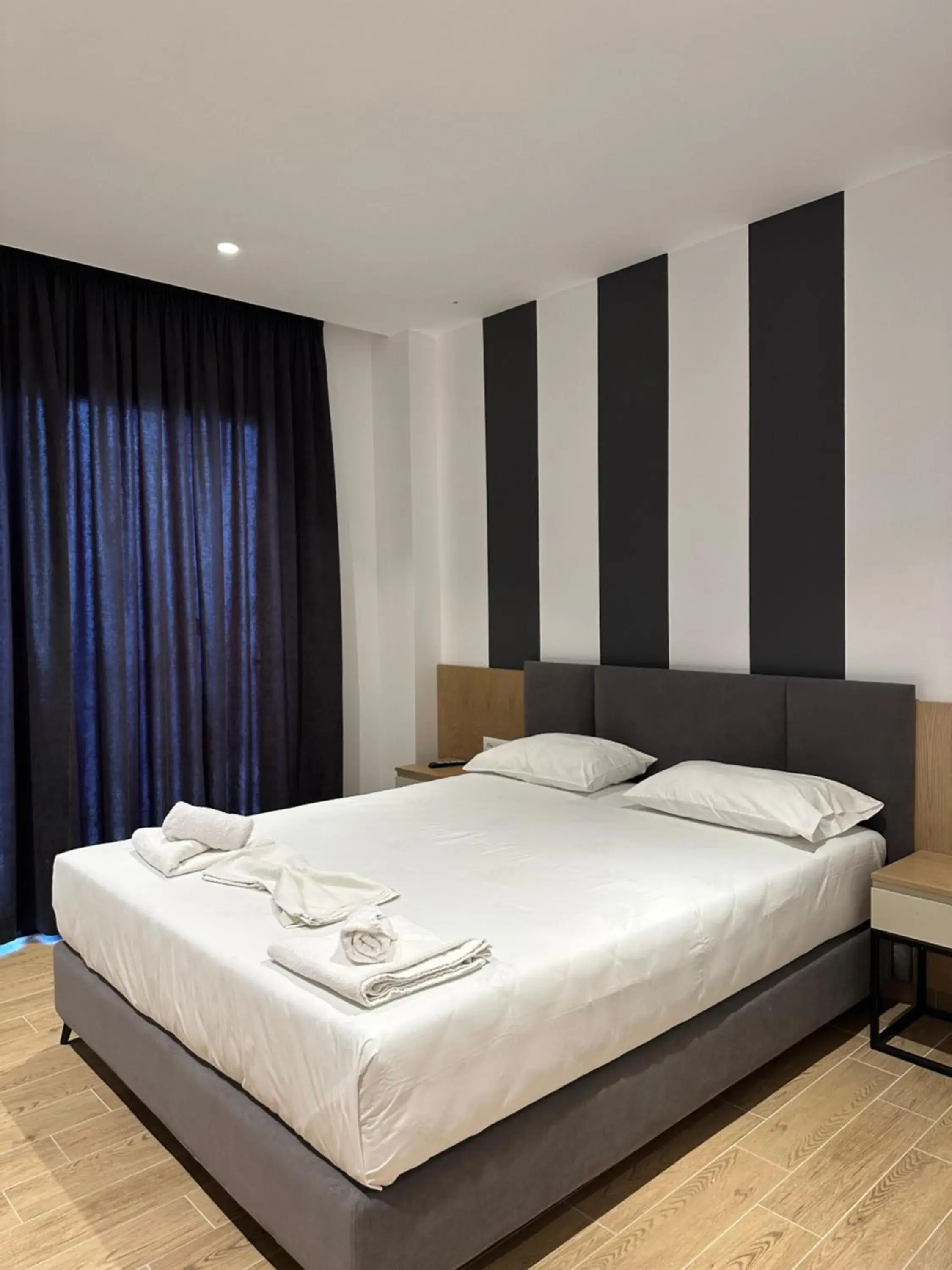 Superior Double or Twin Room with Side Sea View in Hotel Kompleks Joni Superior Double or Twin Room with Side Sea View in Hotel Kompleks Joni