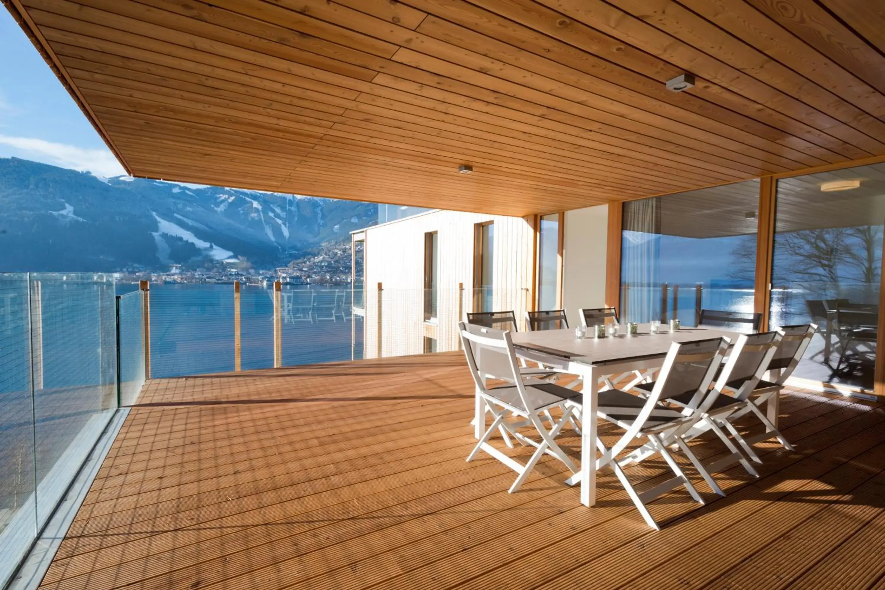 Four-Bedroom Apartment with Lake View 6.3 in Residence Bellevue Four-Bedroom Apartment with Lake View 6.3 in Residence Bellevue