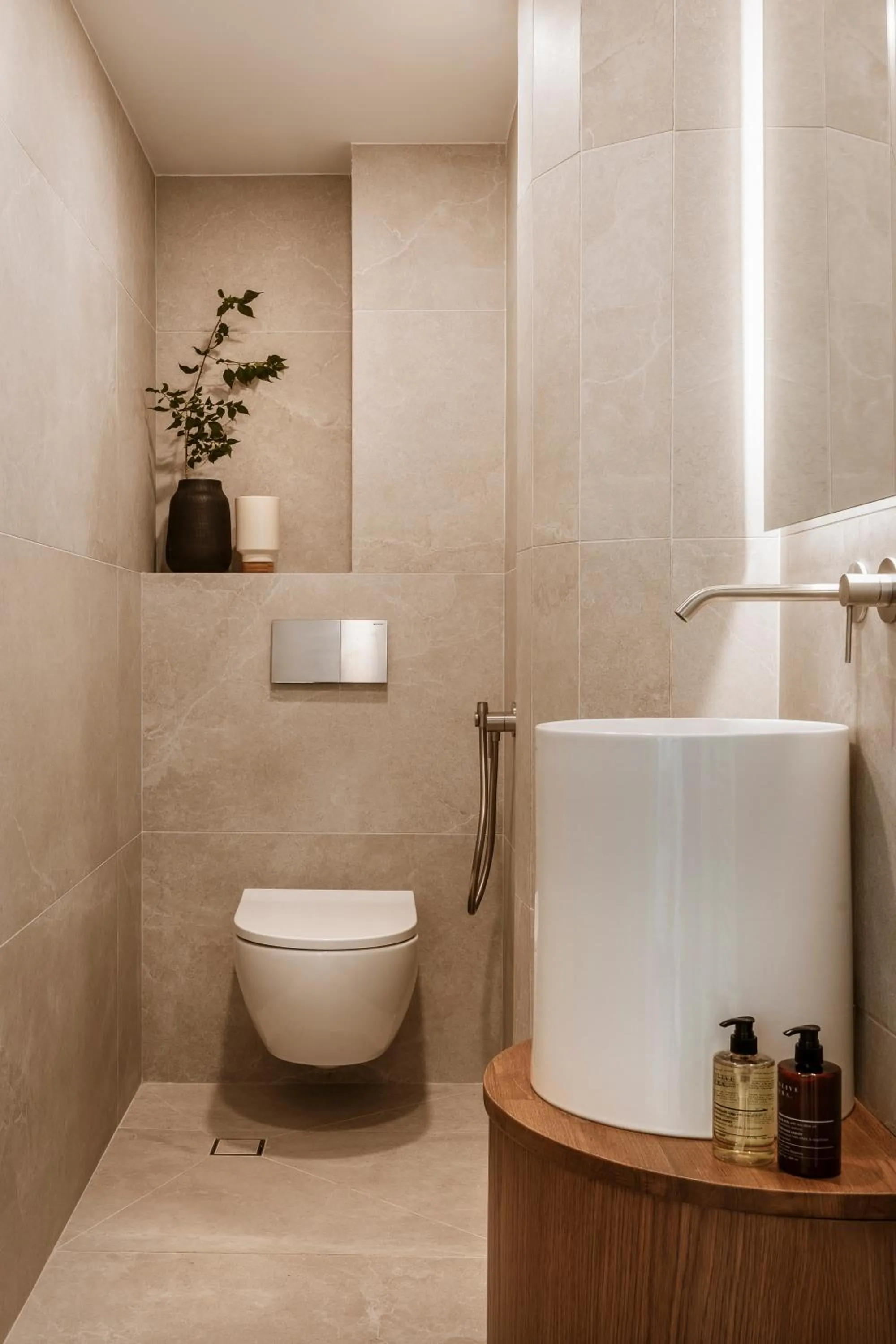 Shower in Likno Athens