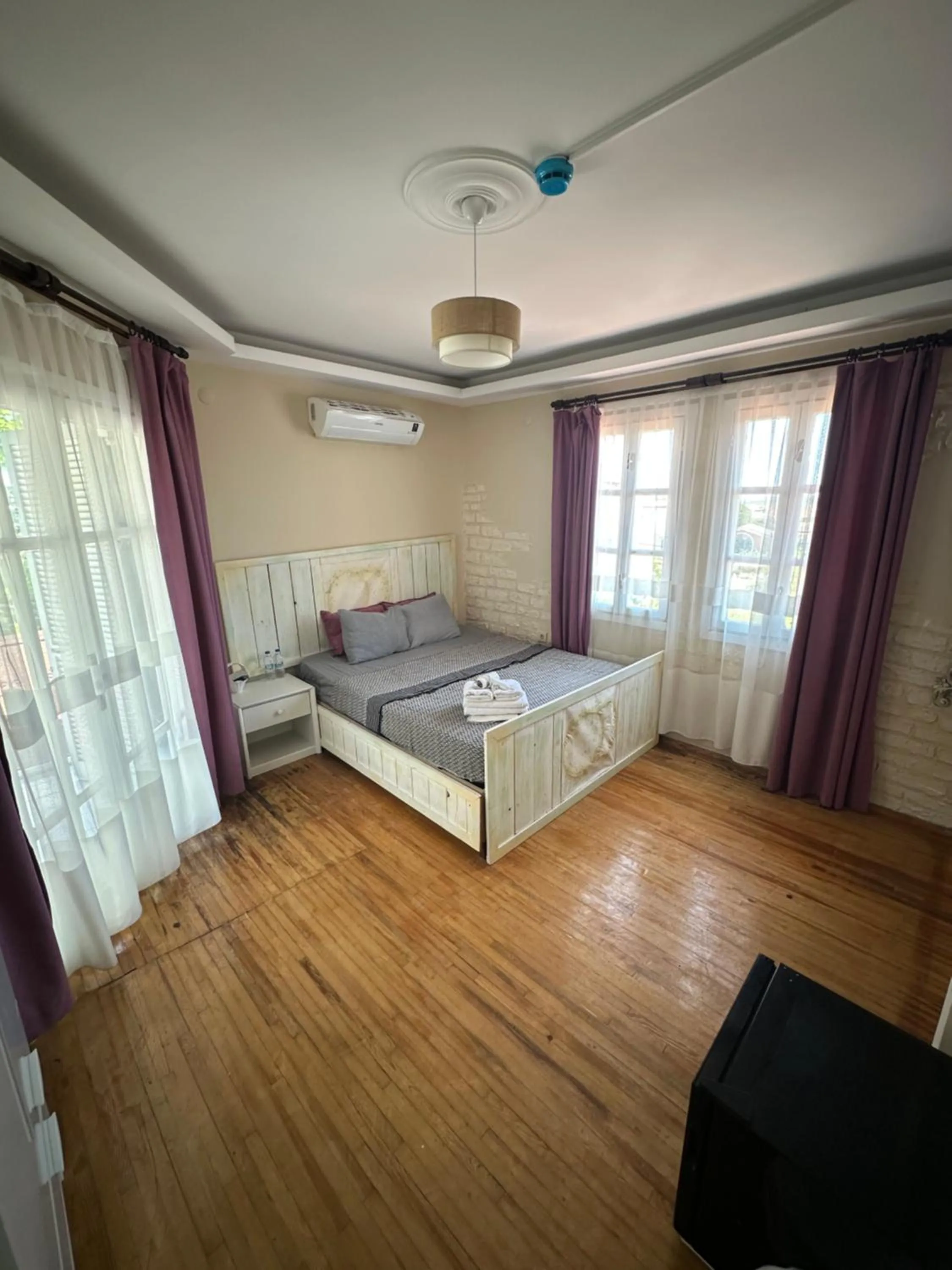 Photo of the whole room in Kekik Alaçatı Otel