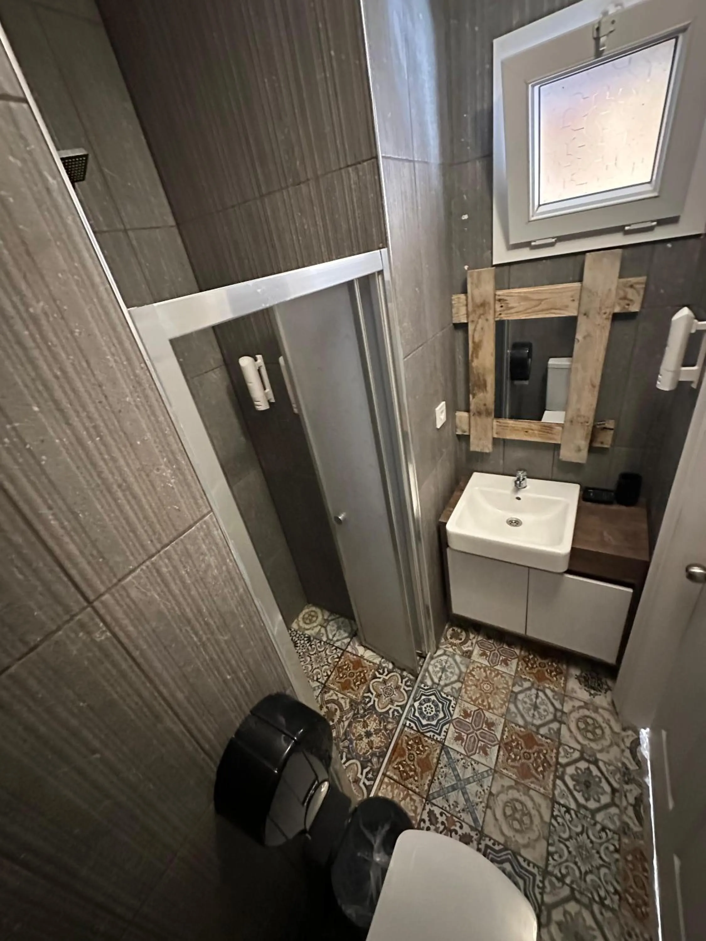 Shower in Kekik Alaçatı Otel