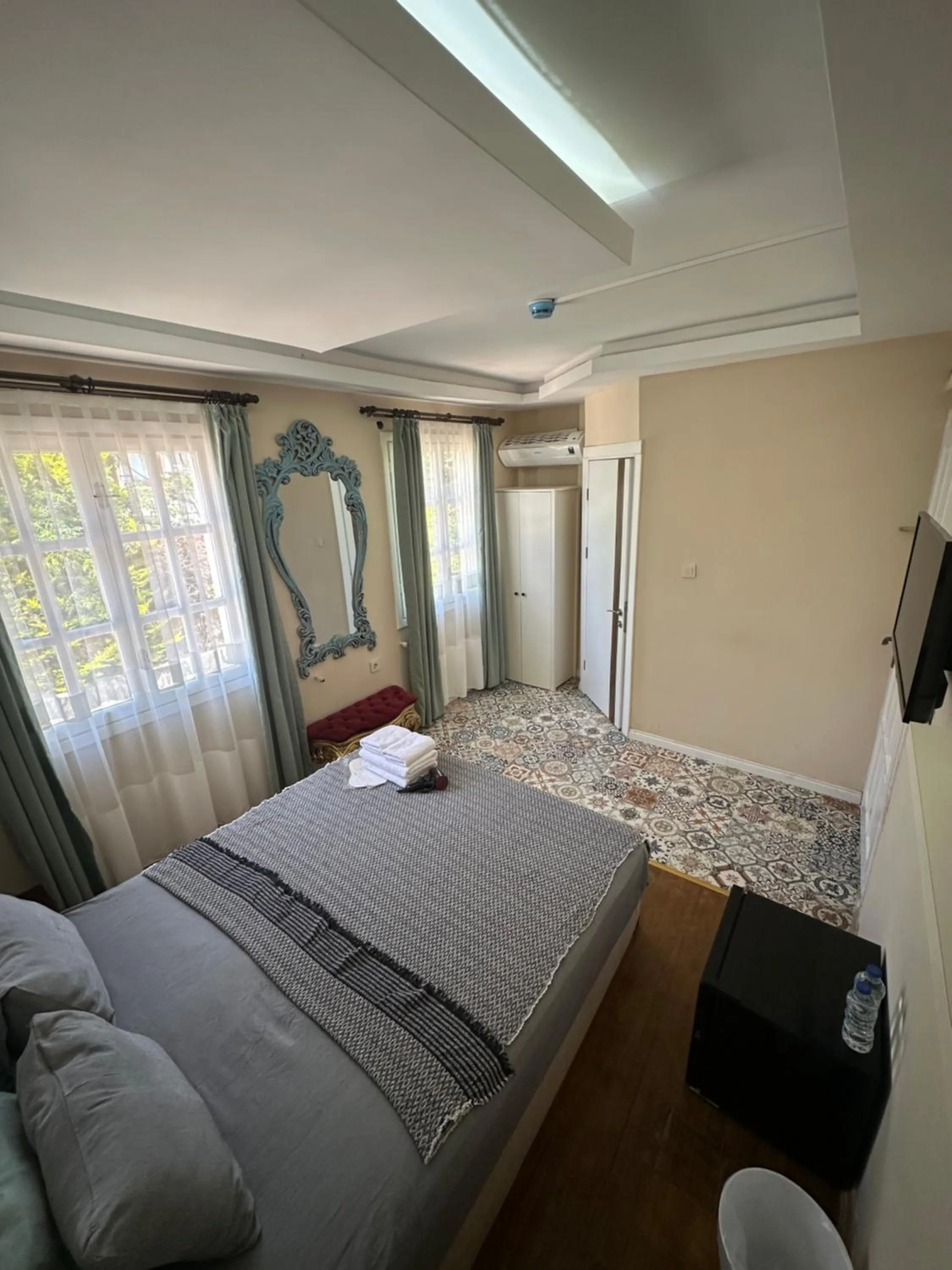 Photo of the whole room in Kekik Alaçatı Otel