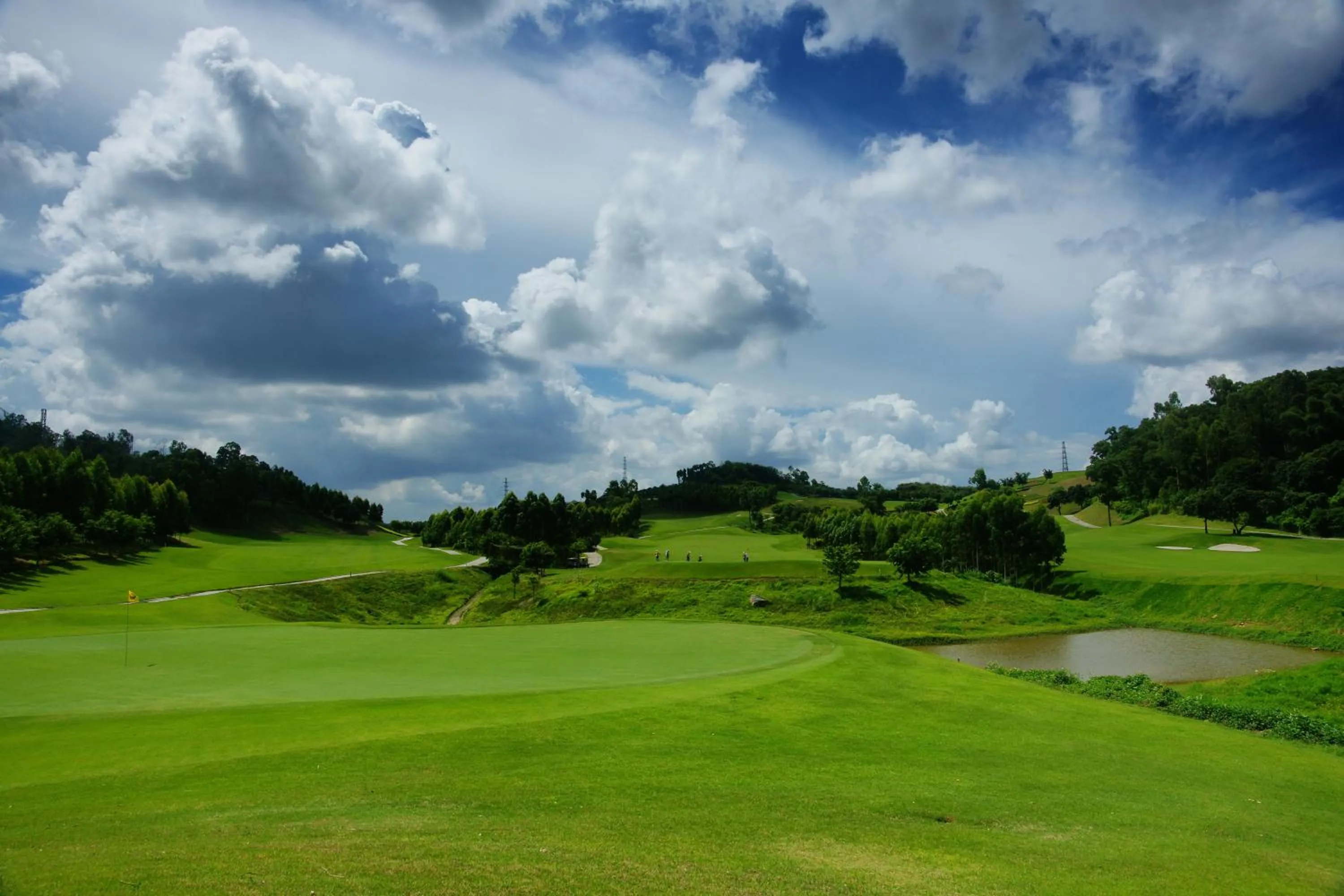Golfcourse in Phoenix Hill Hotel Dongguan - Golf Course Shop