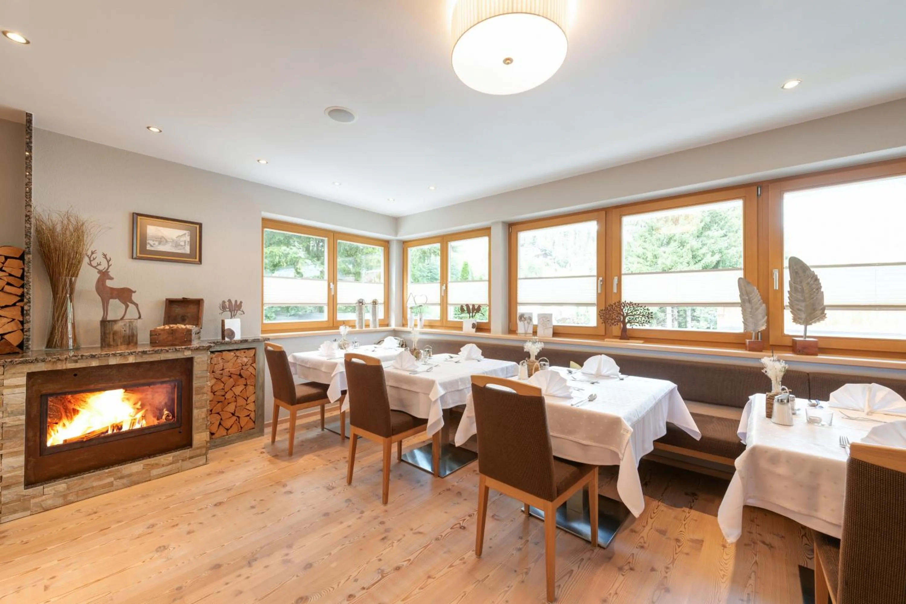 Restaurant/places to eat in Hotel Enzian Paznaun