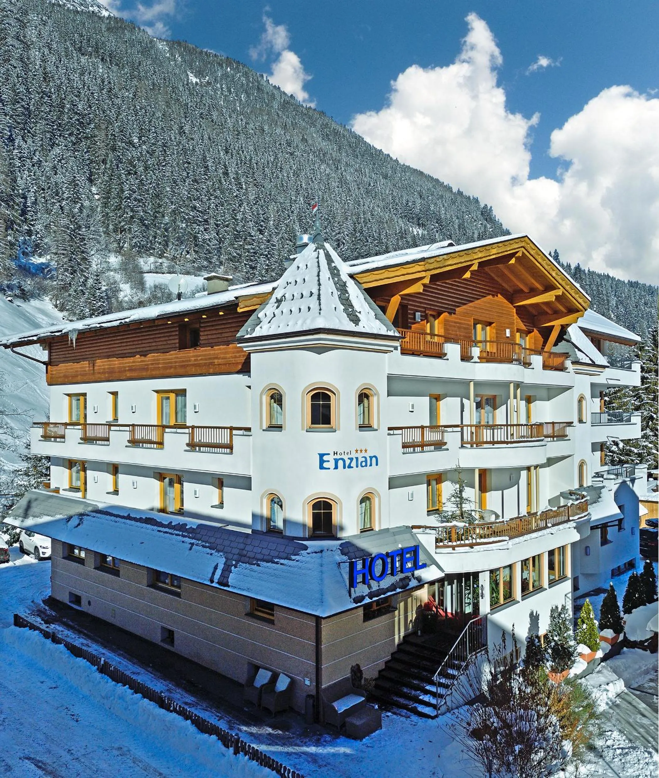 Property building in Hotel Enzian Paznaun