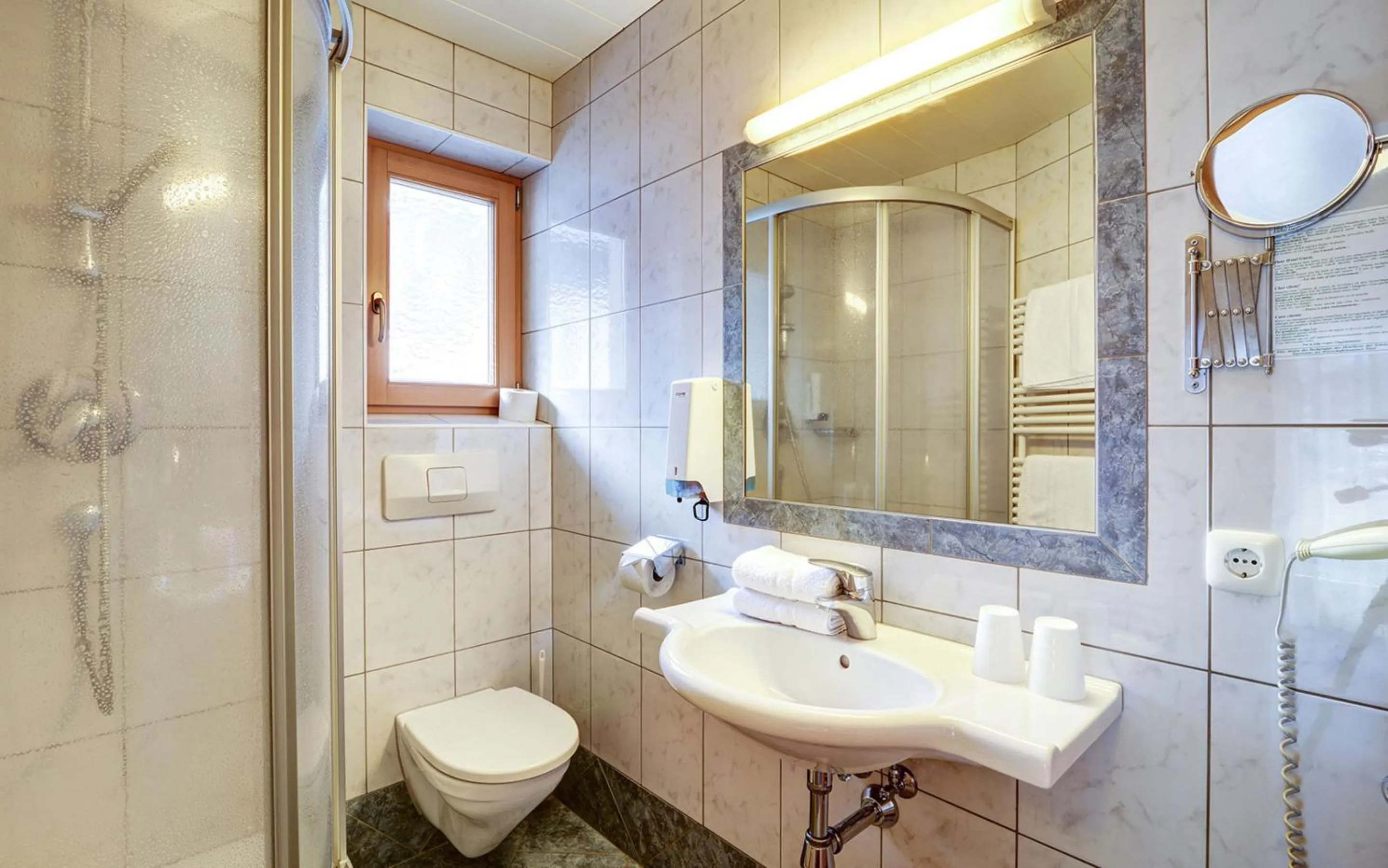 Bathroom in Hotel Enzian Paznaun