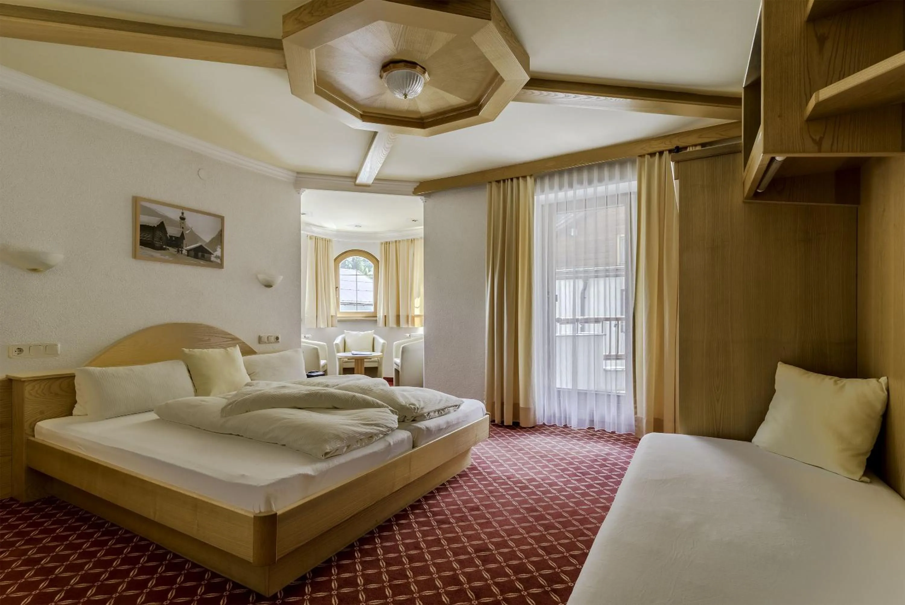 Bedroom, Bed in Hotel Enzian Paznaun