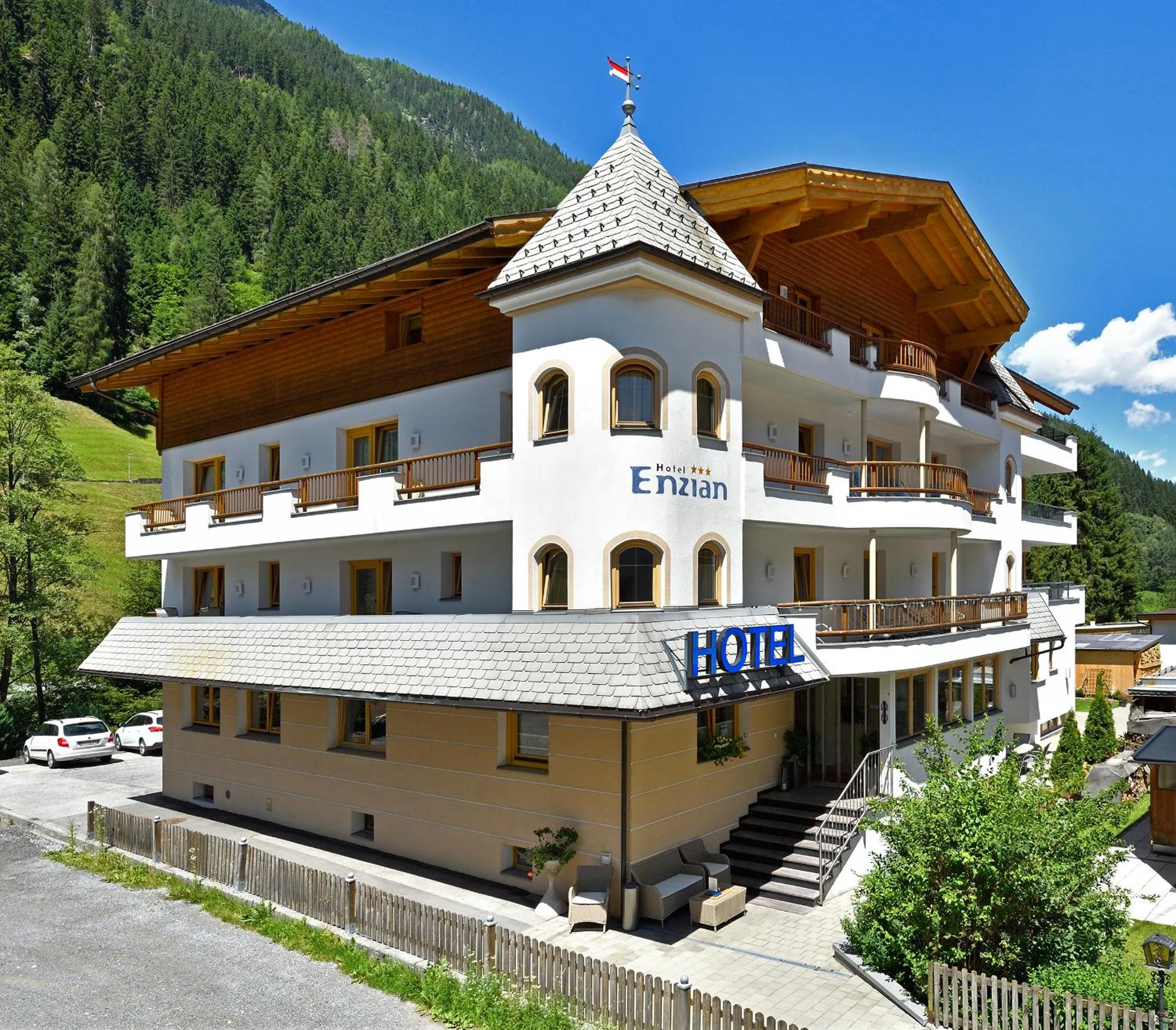 Facade/entrance in Hotel Enzian Paznaun