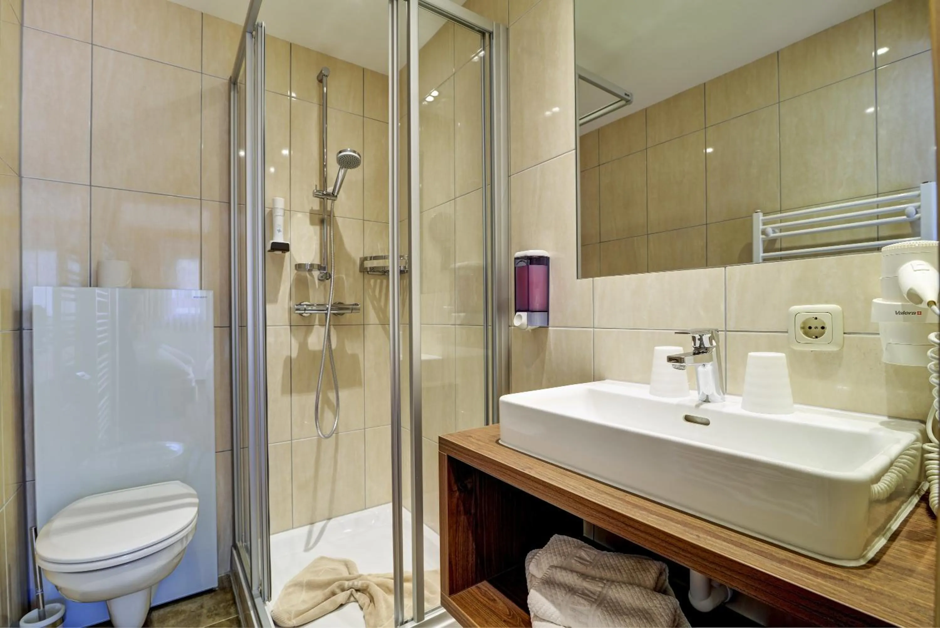 Bathroom in Hotel Enzian Paznaun