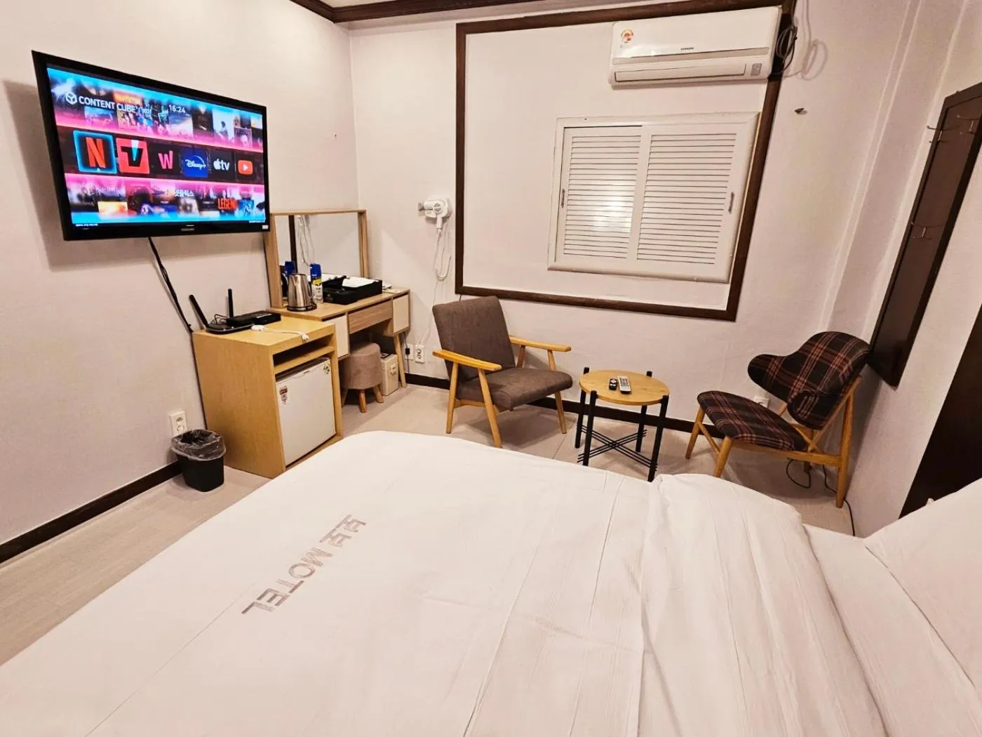 Bedroom, Bed in Vovo Hotel