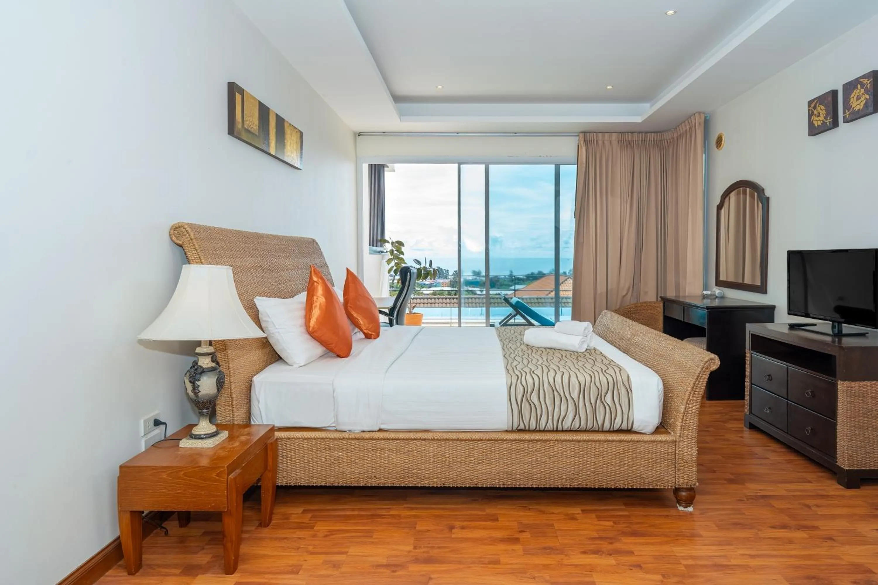 Bed in Hillside Seaview Residence