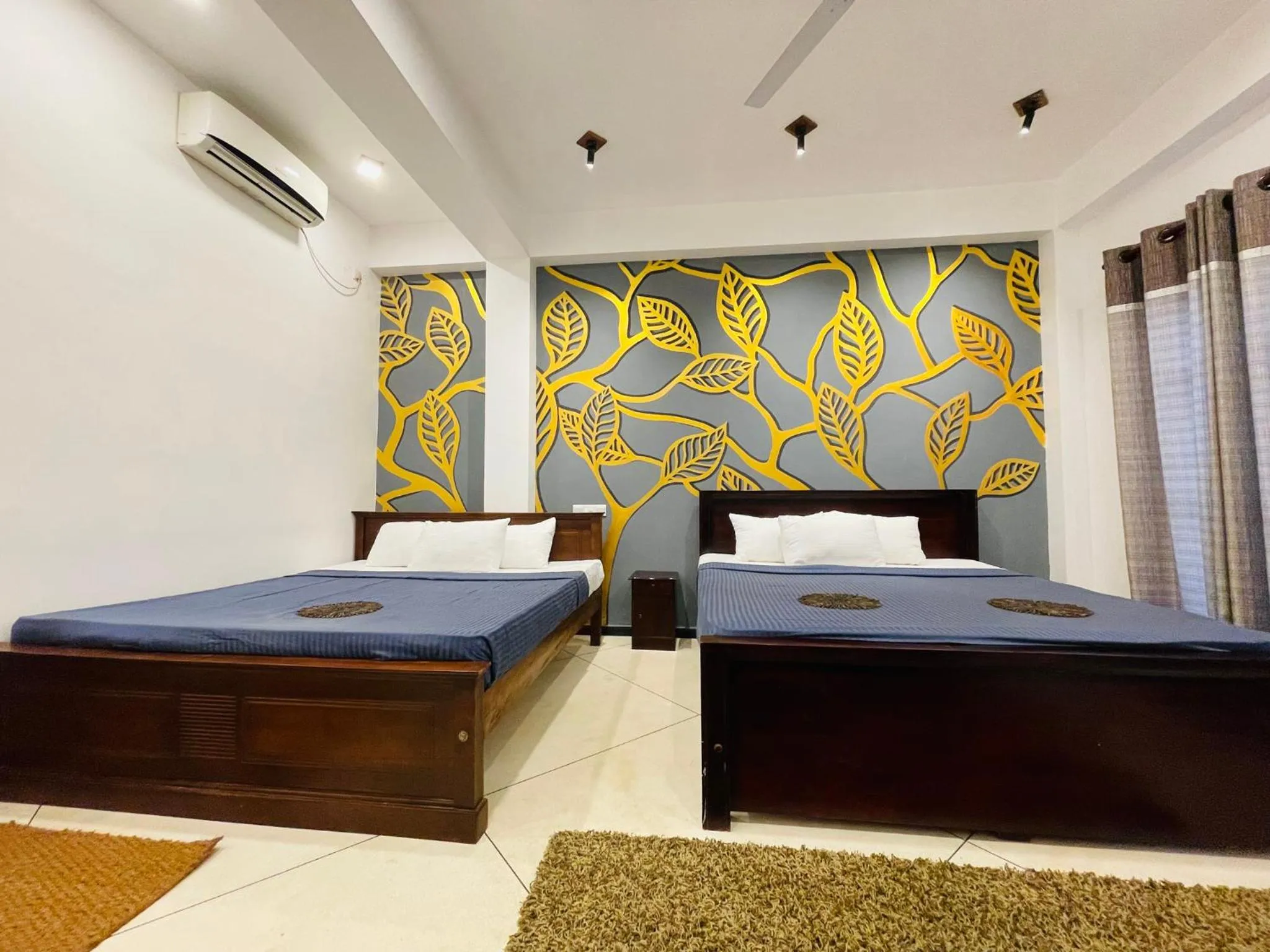 Bedroom, Bed in Crystal Oceanic