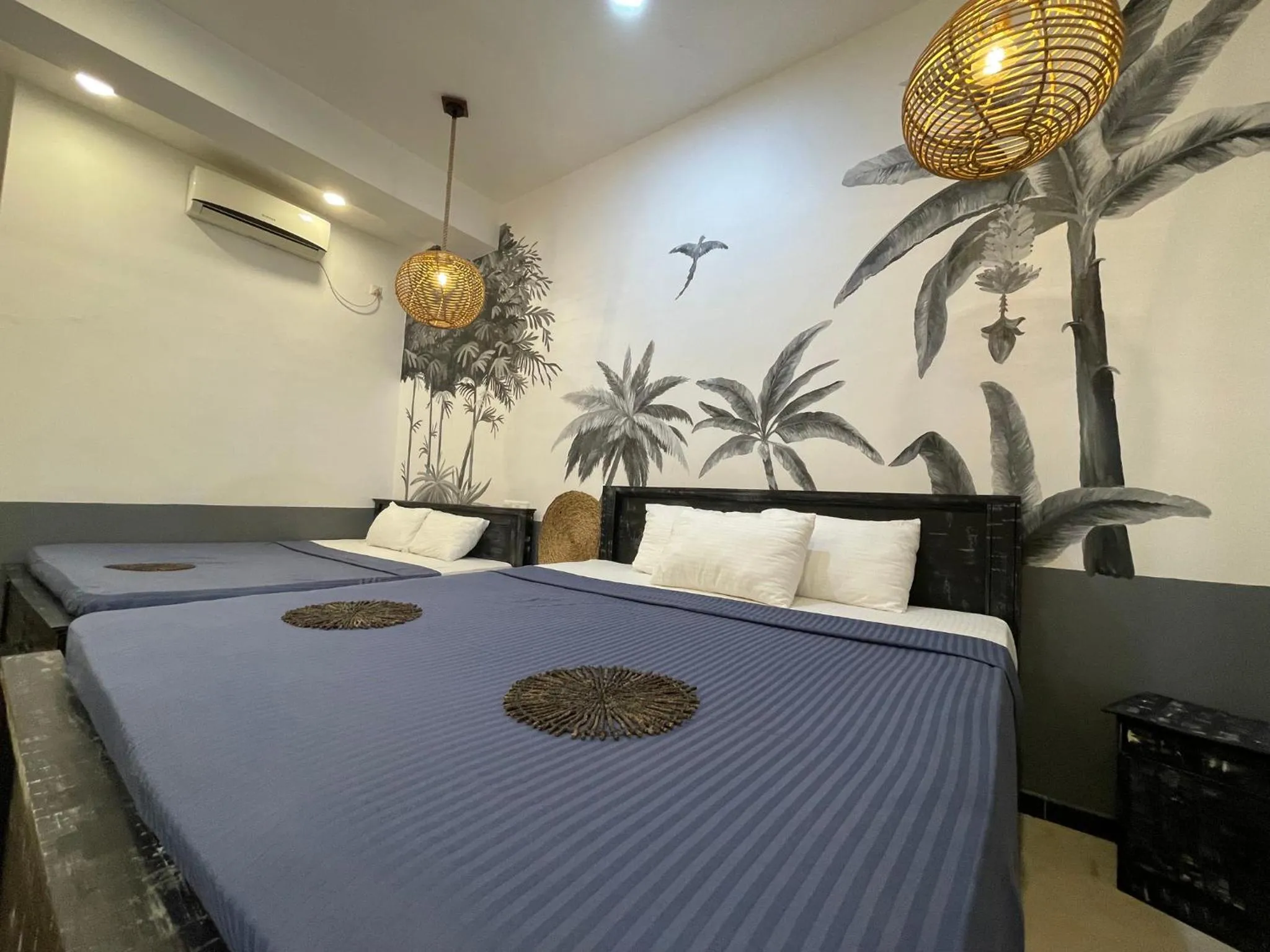 Bedroom, Bed in Crystal Oceanic