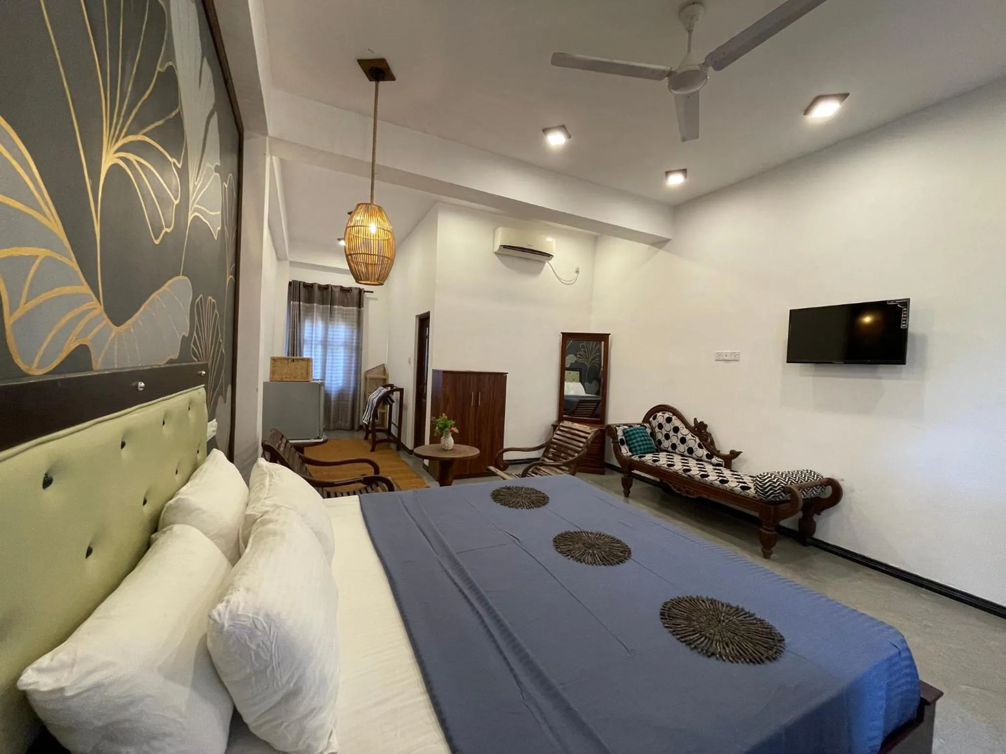 TV and multimedia, Bed in Crystal Oceanic