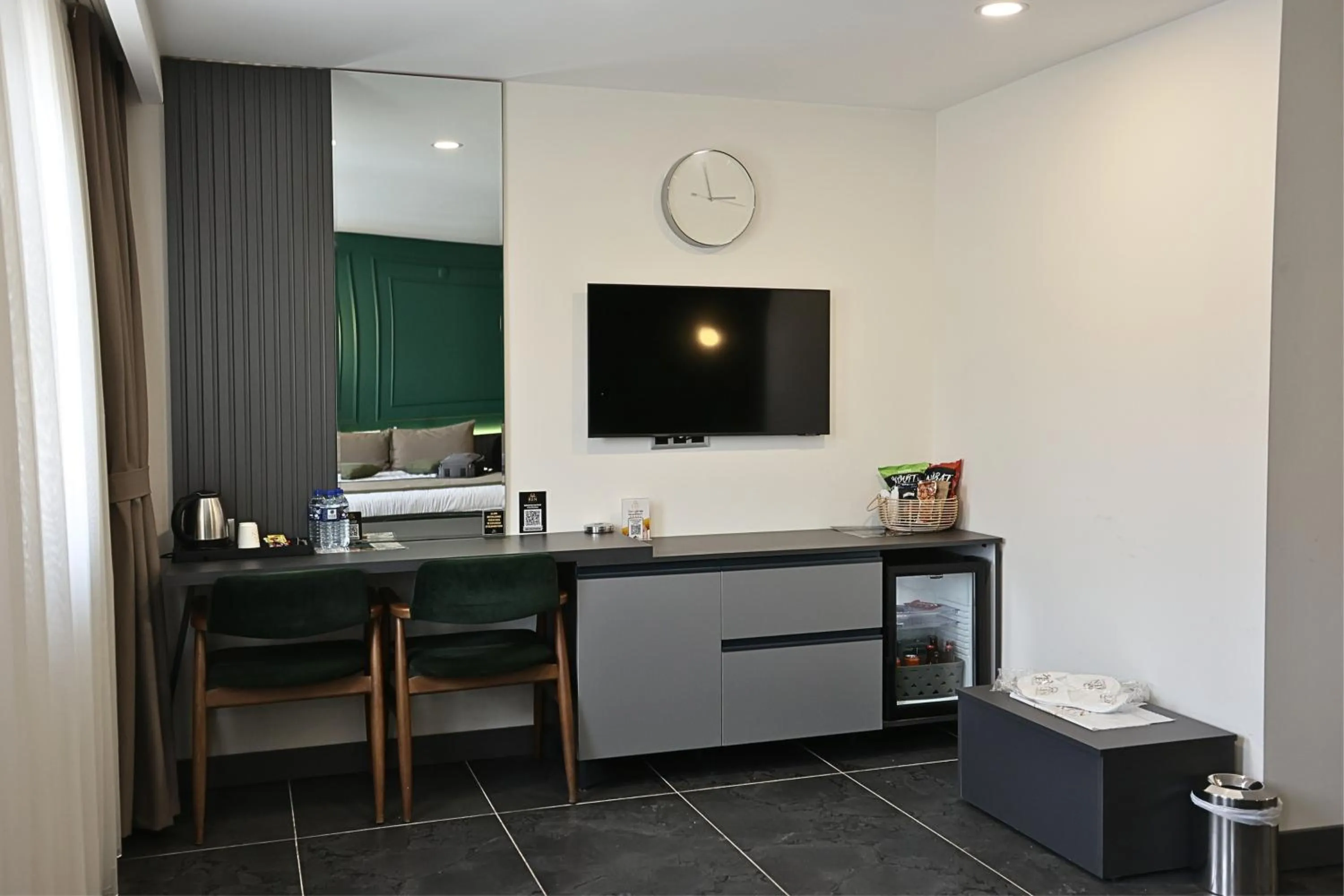 TV and multimedia in Ren Business Hotel