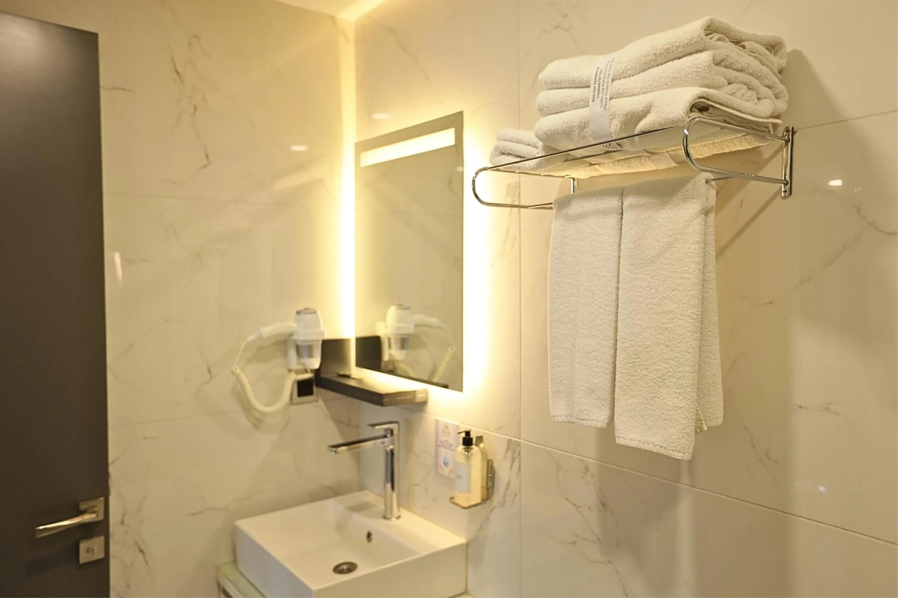 Bathroom in Ren Business Hotel