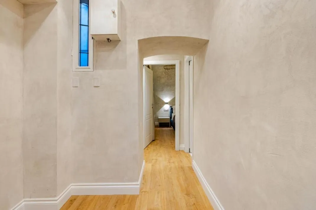 Photo of the whole room in The Place 217