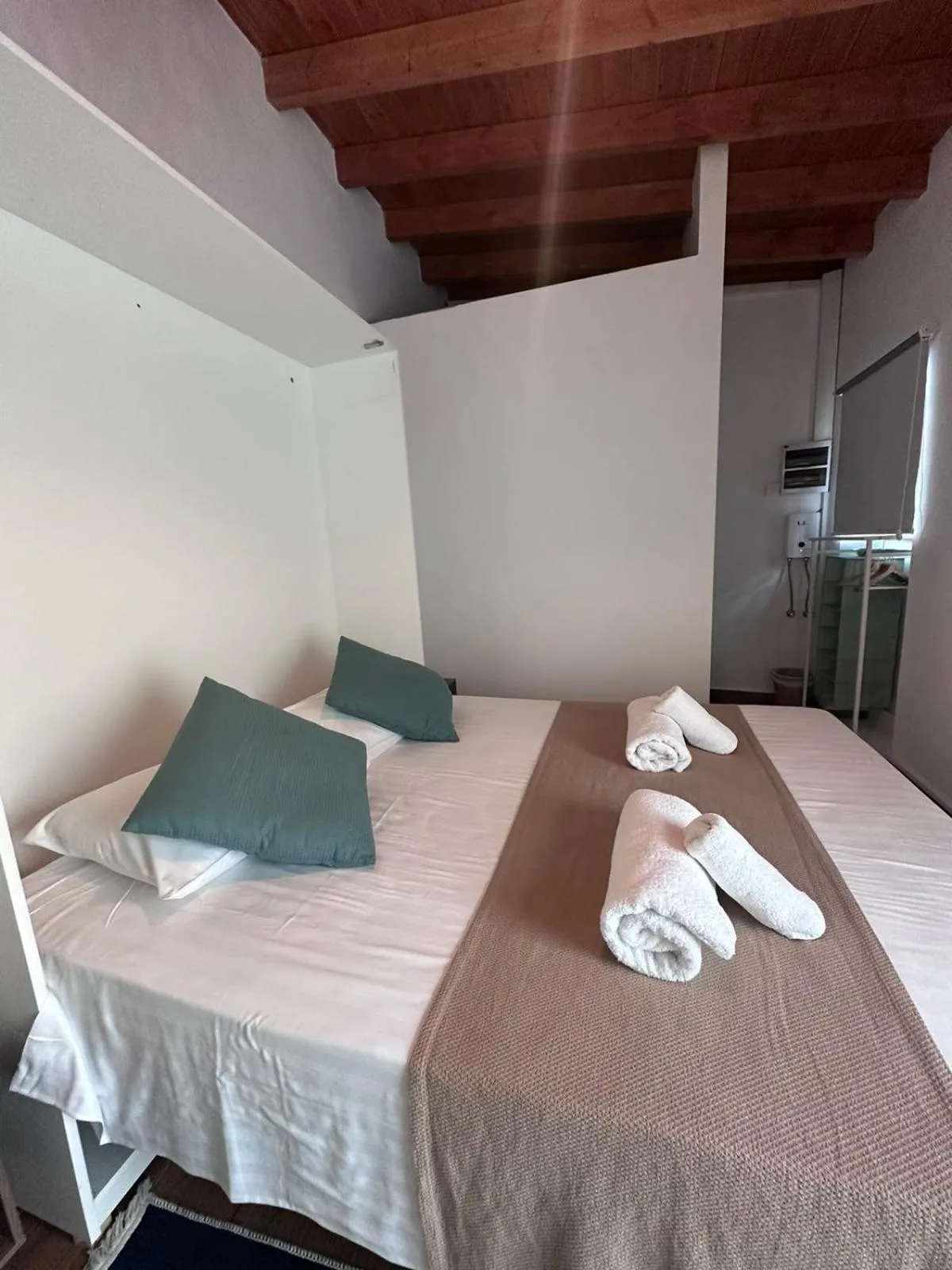 Bed in Kallithea INN