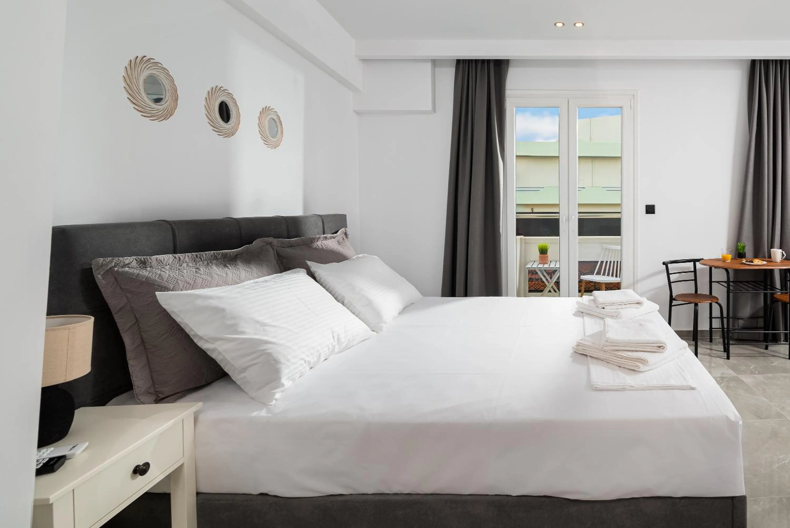 ELEANA Beach Suites
