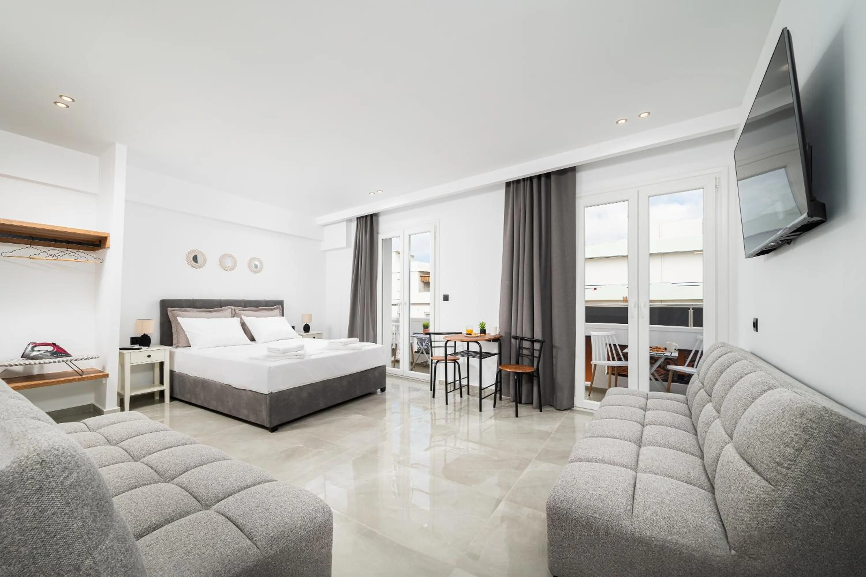 ELEANA Beach Suites