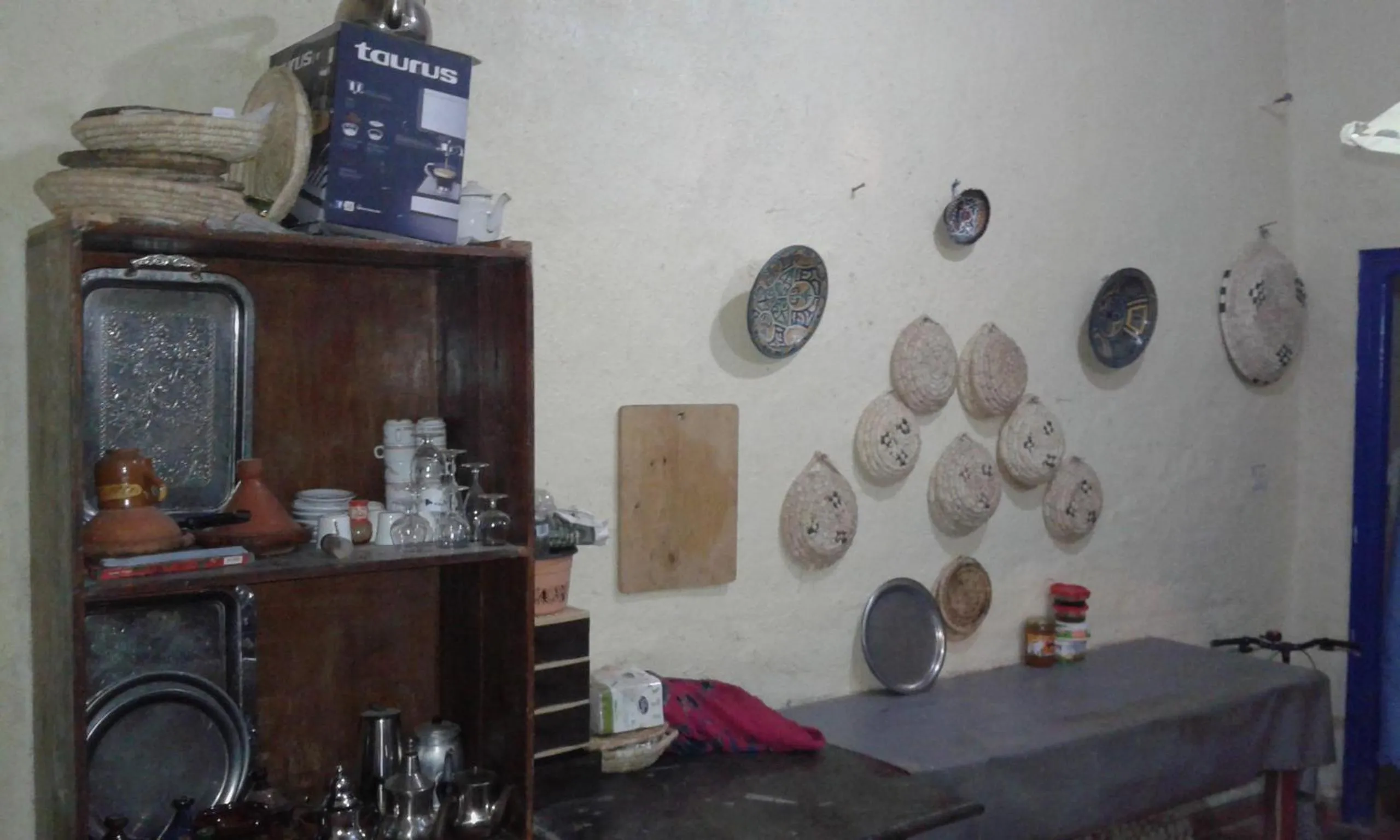 Communal kitchen in Chez Belkacem