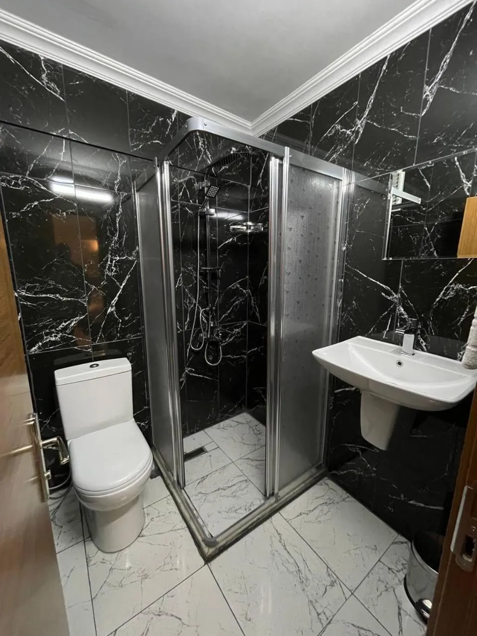 Shower in The balo pera hotel