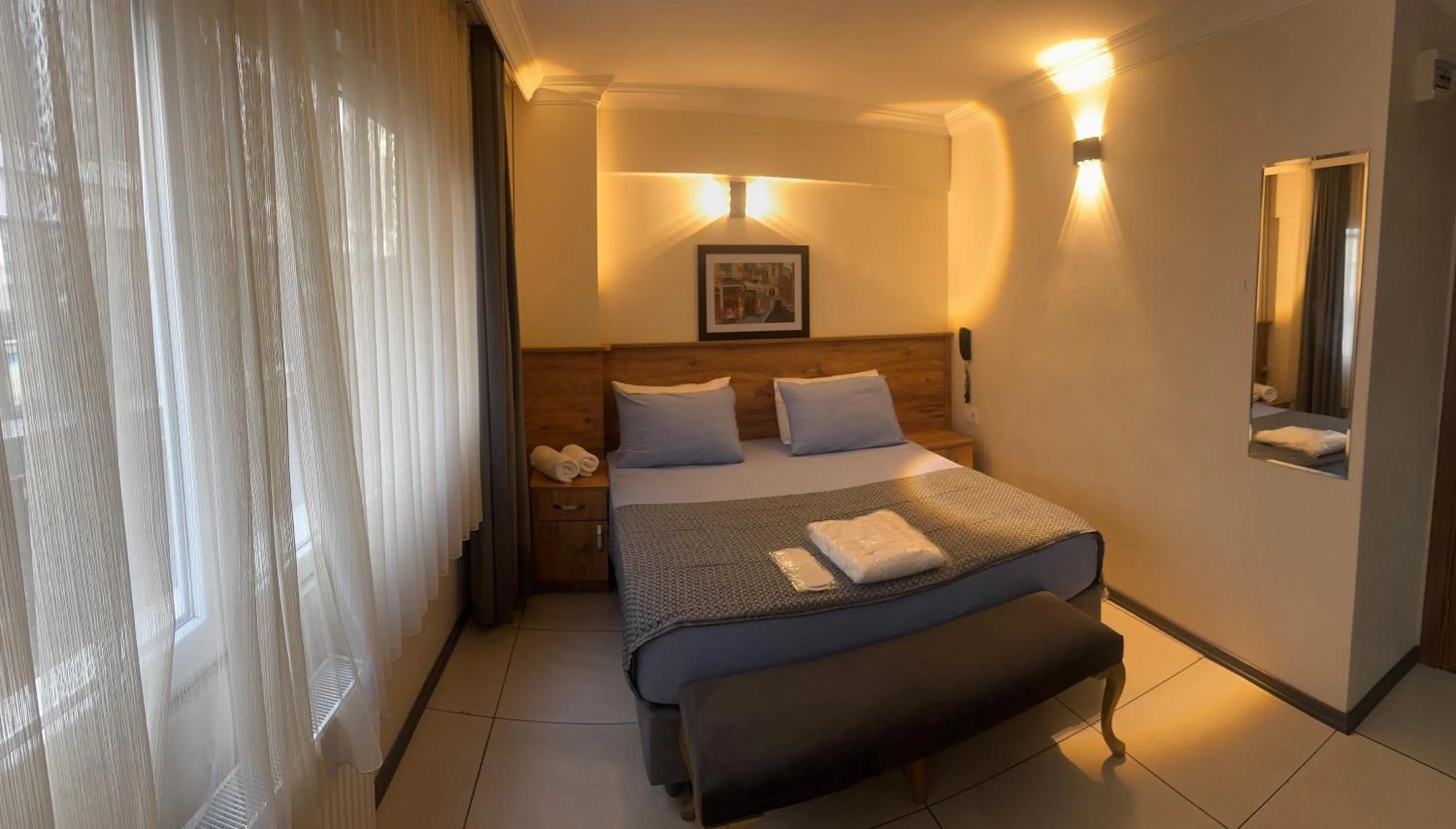 Photo of the whole room, Bed in The balo pera hotel