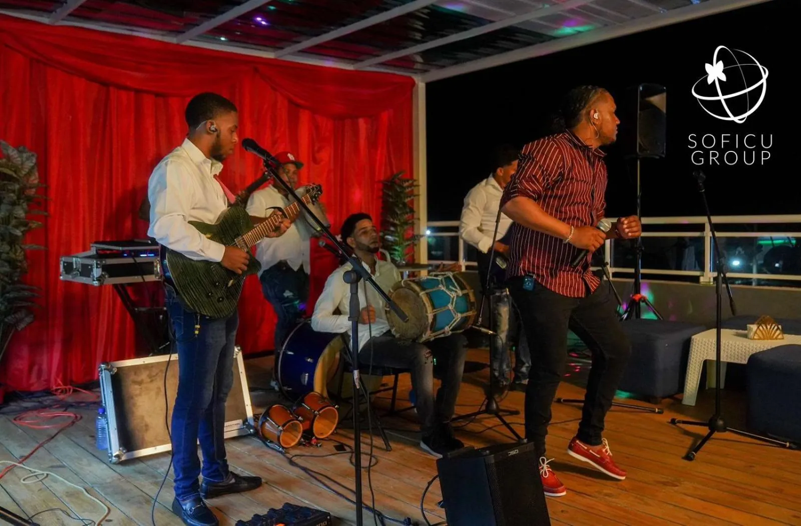 group of guests in Soficu Hotel on the beach bayahibe