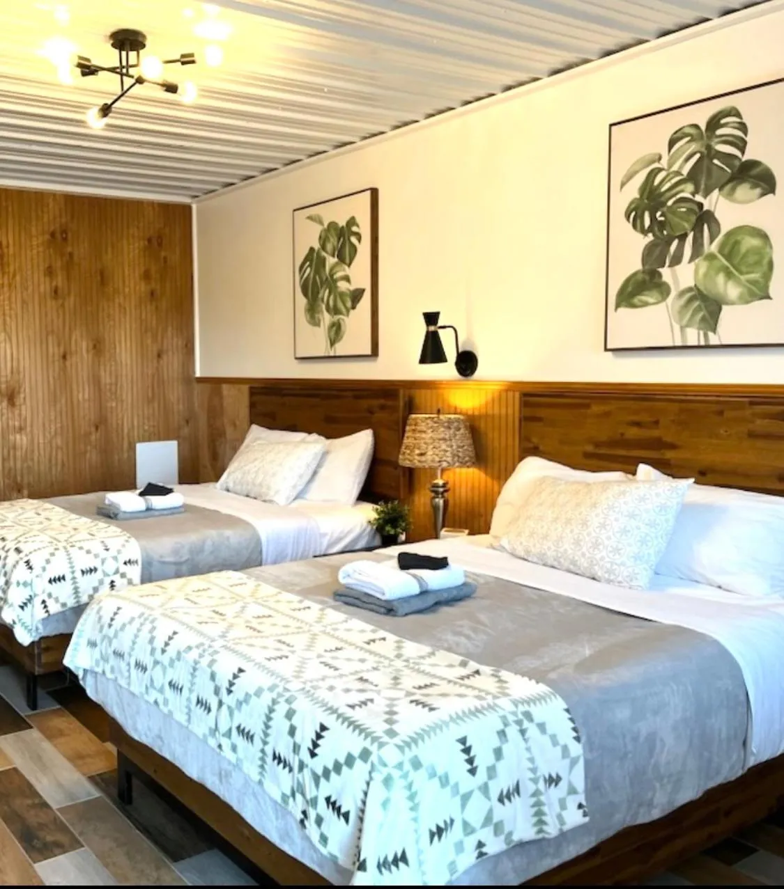 Bed in High Point Mountain Motel