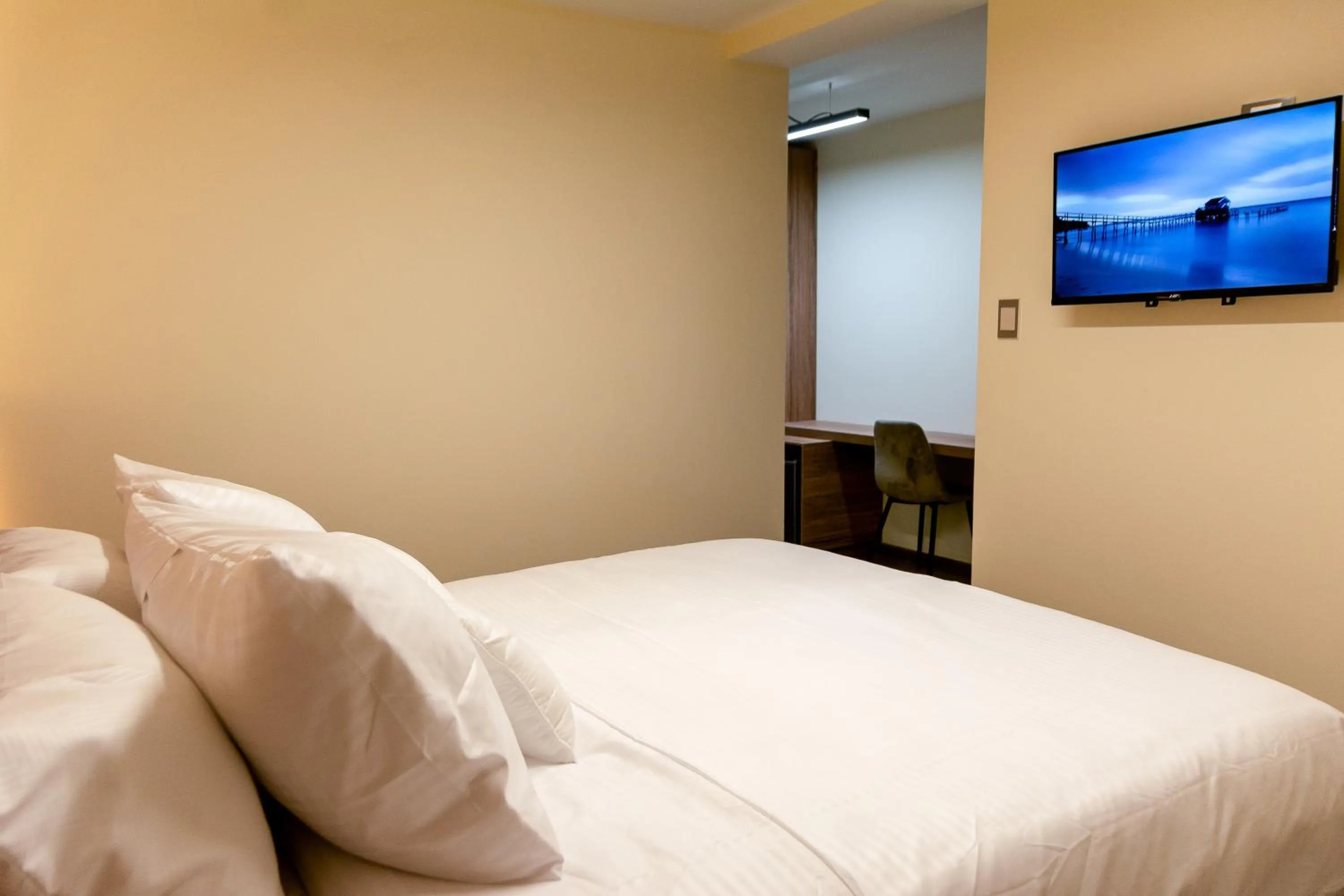 Bed in Aerosuites & SkyHub