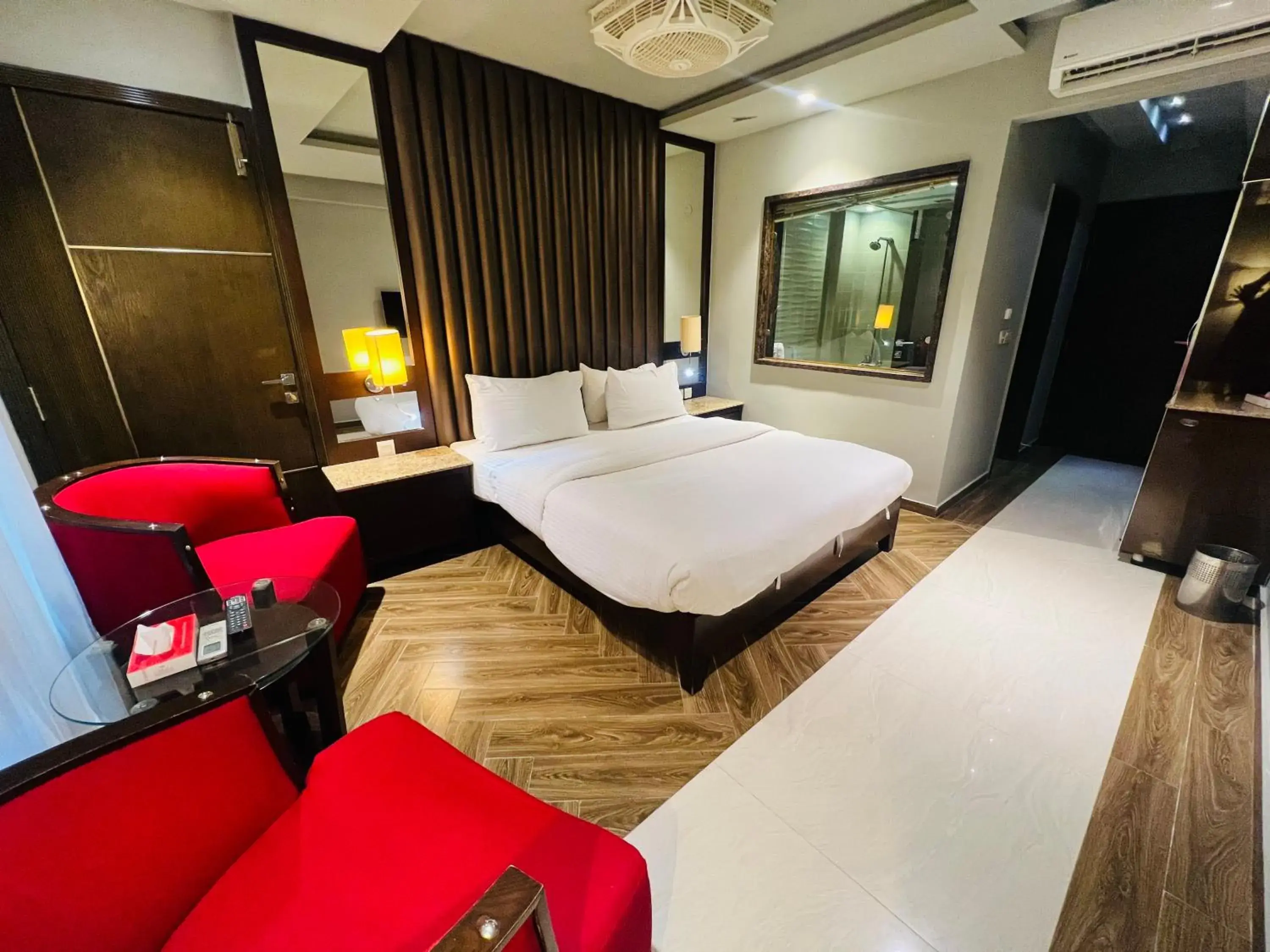 Bath, Bed in Lahore Continental Hotel Bath, Bed in Lahore Continental Hotel