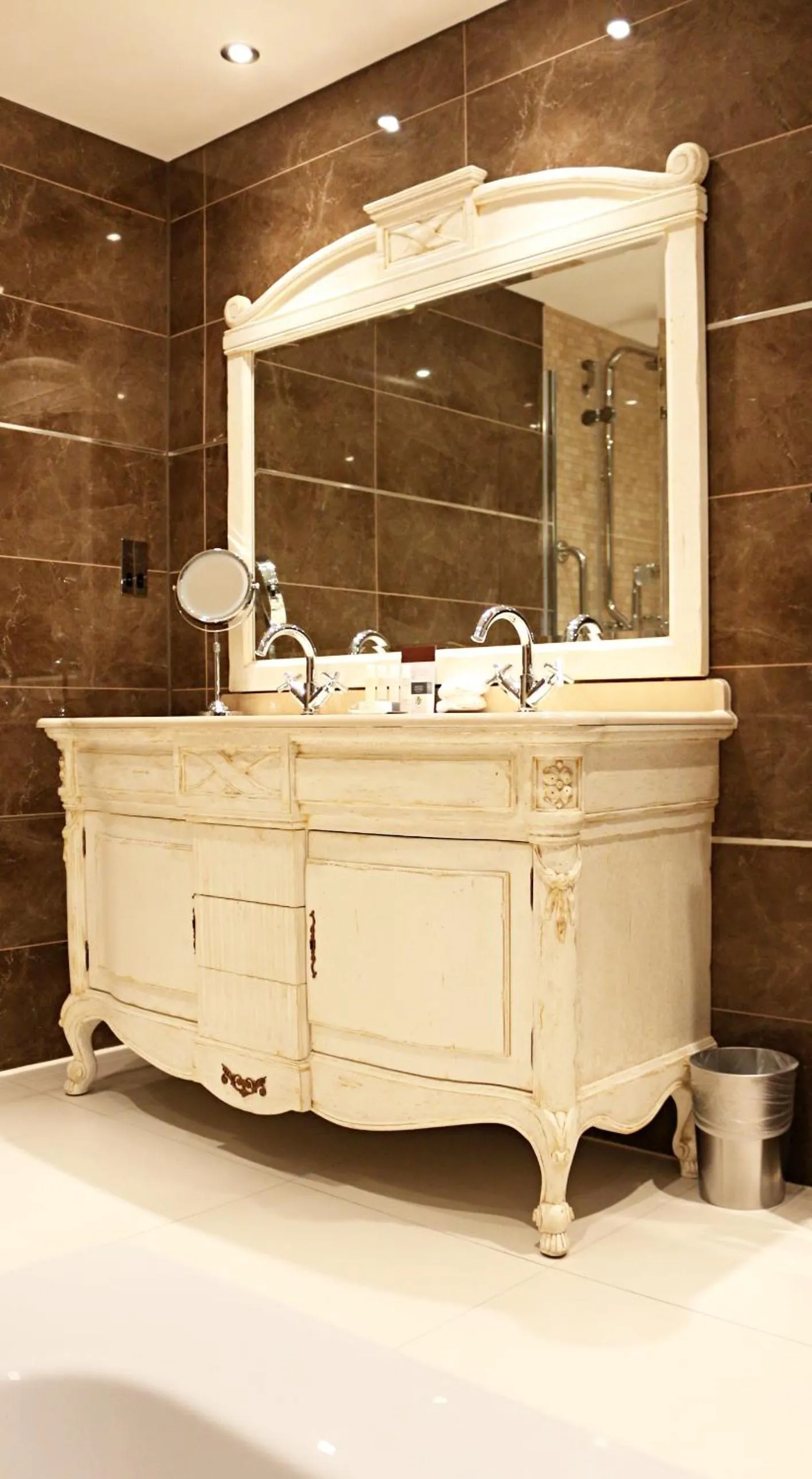 Bathroom in DoubleTree by Hilton Hotel & Spa Liverpool