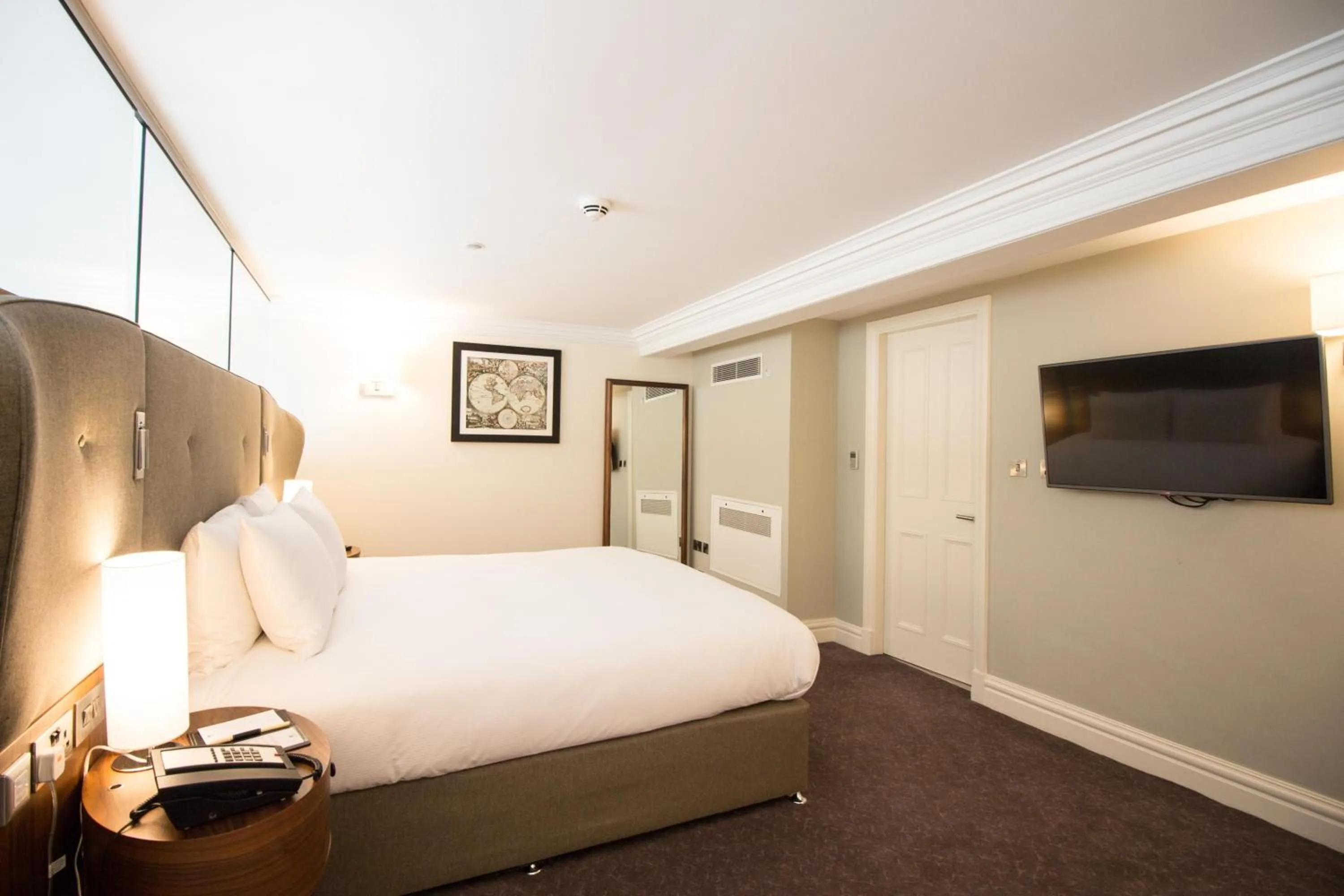 Bedroom, Bed in DoubleTree by Hilton Hotel & Spa Liverpool