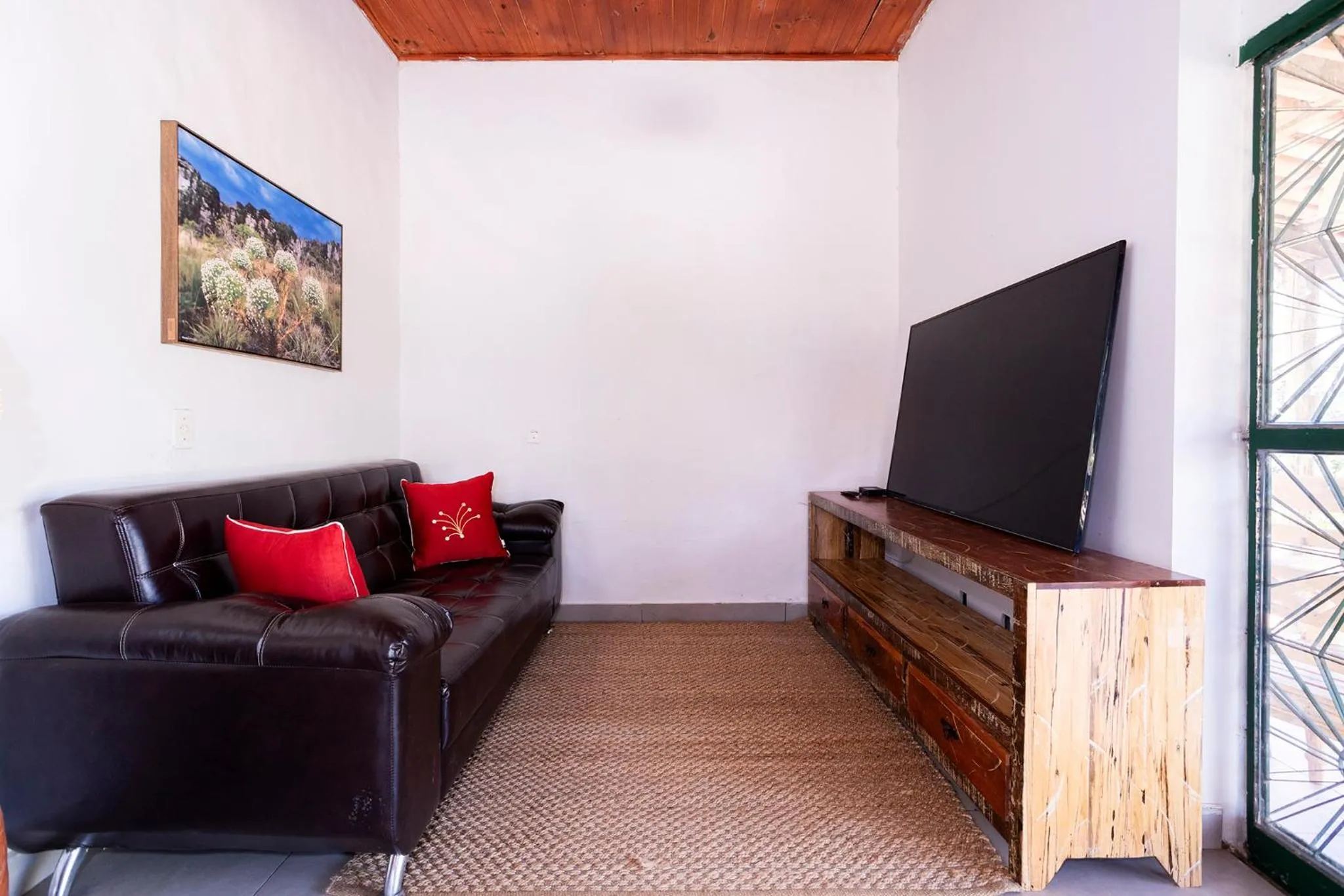 Communal lounge/ TV room in Pousada Vereda da Serra