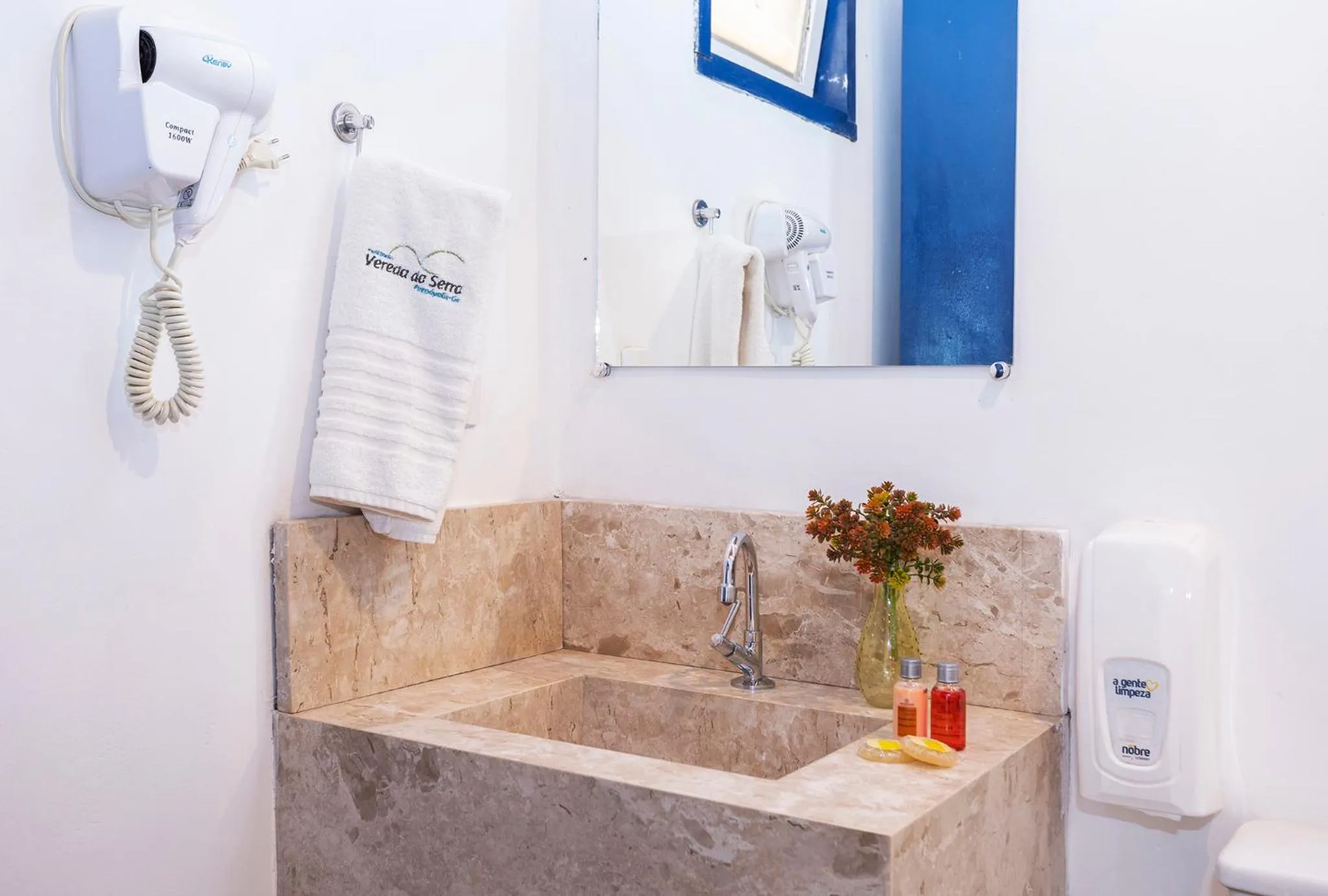 Toilet in Pousada Vereda da Serra