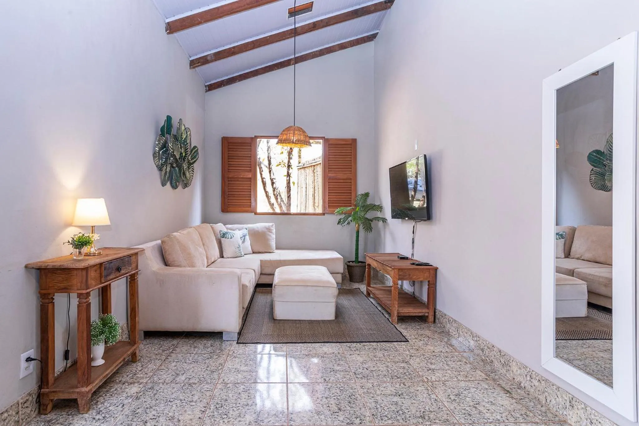 Communal lounge/ TV room in Pousada Vereda da Serra