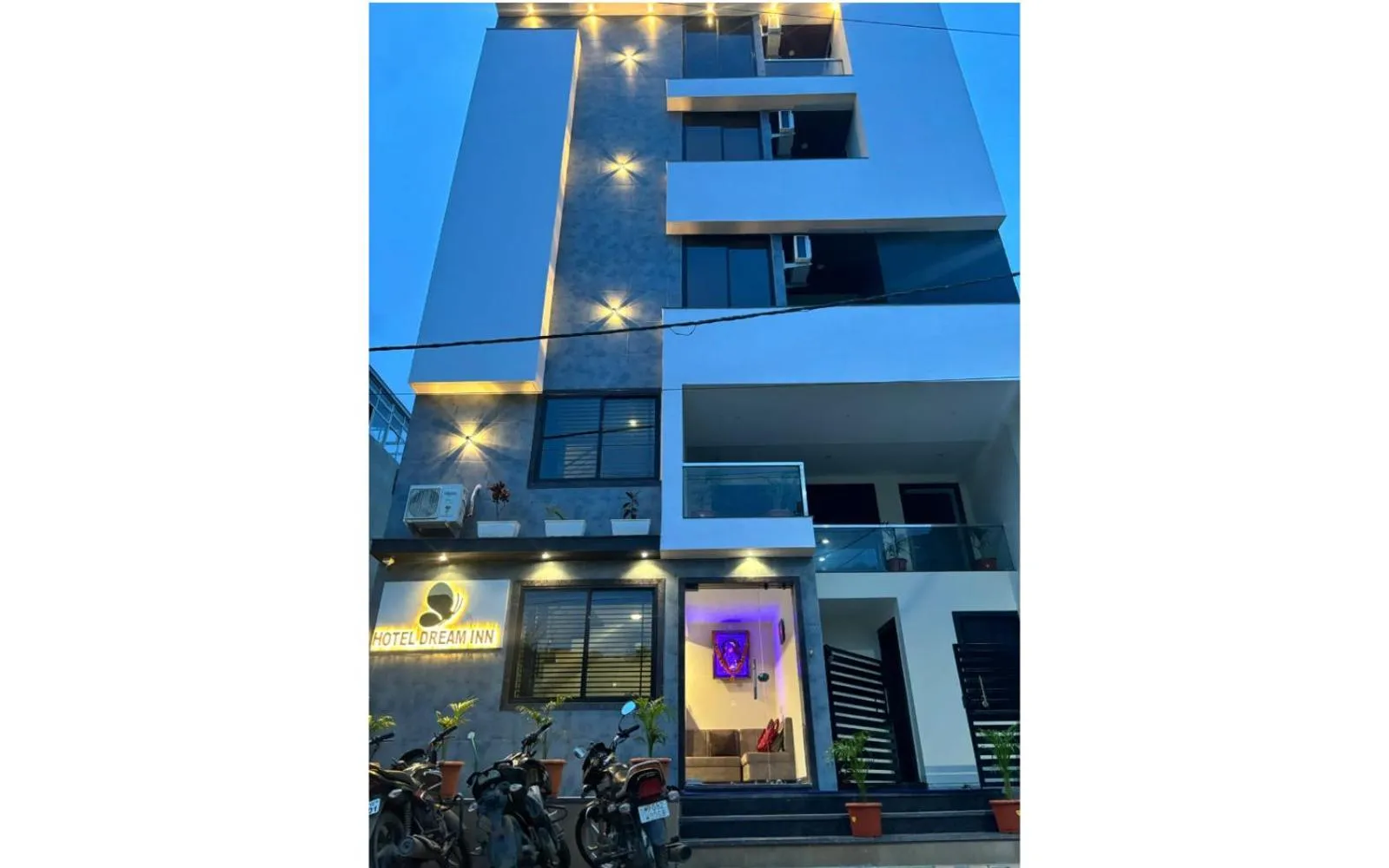 Property building in Hotel Dream Inn