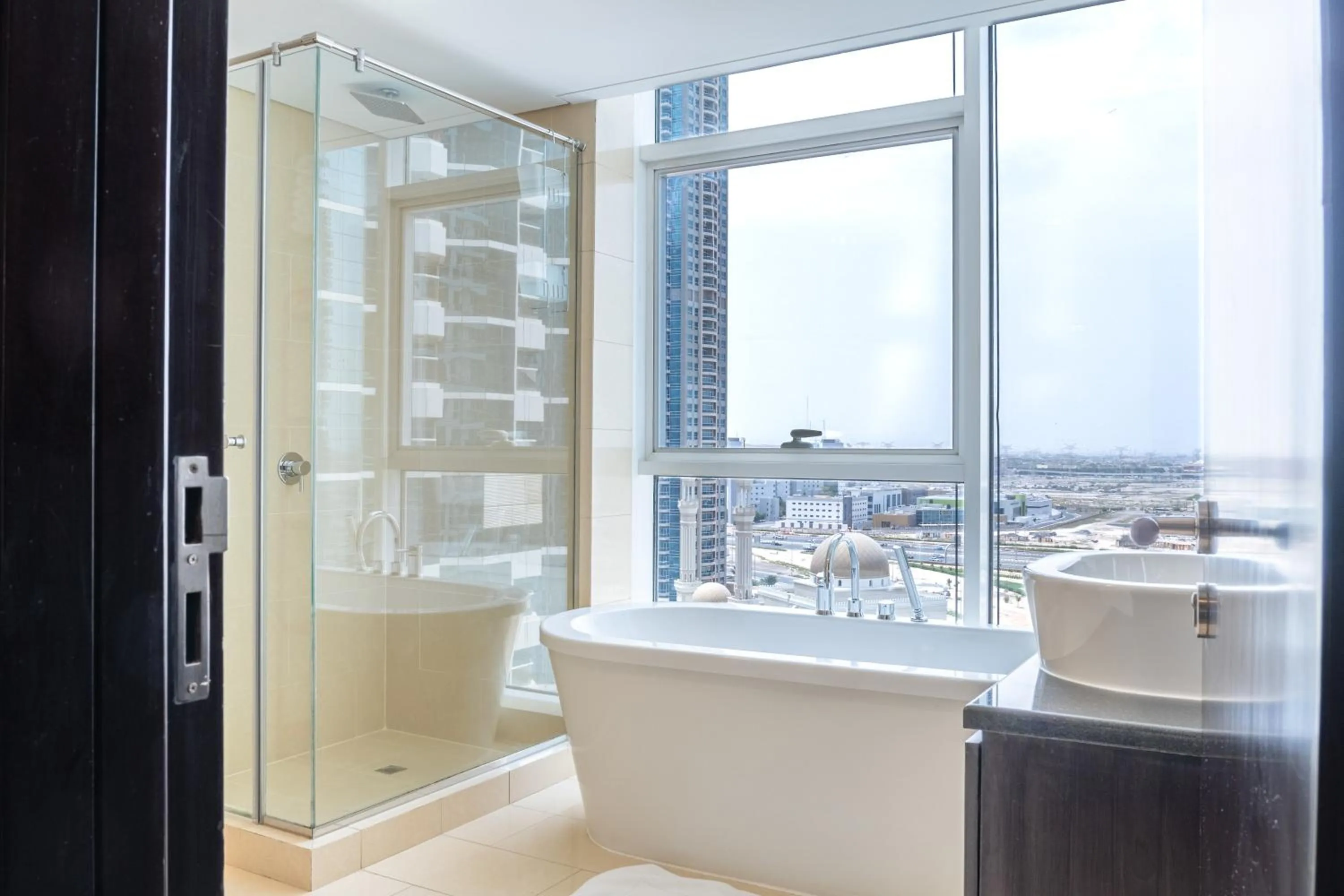 Bath in Paradise of the Mind by Lagom