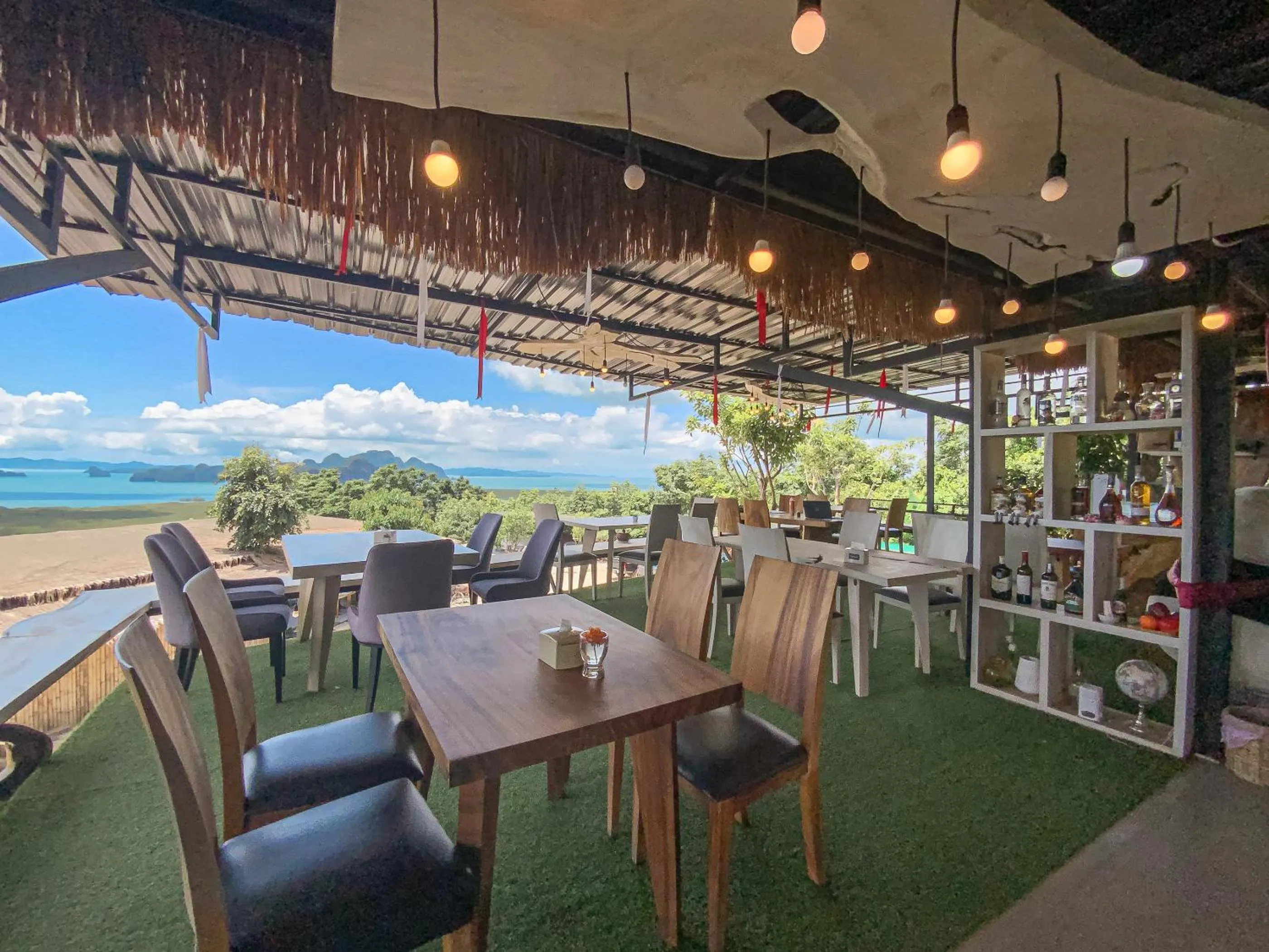 Seating area in Samet Nangshe Goodview